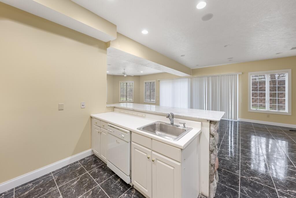 2528 Kingston Farm Lane