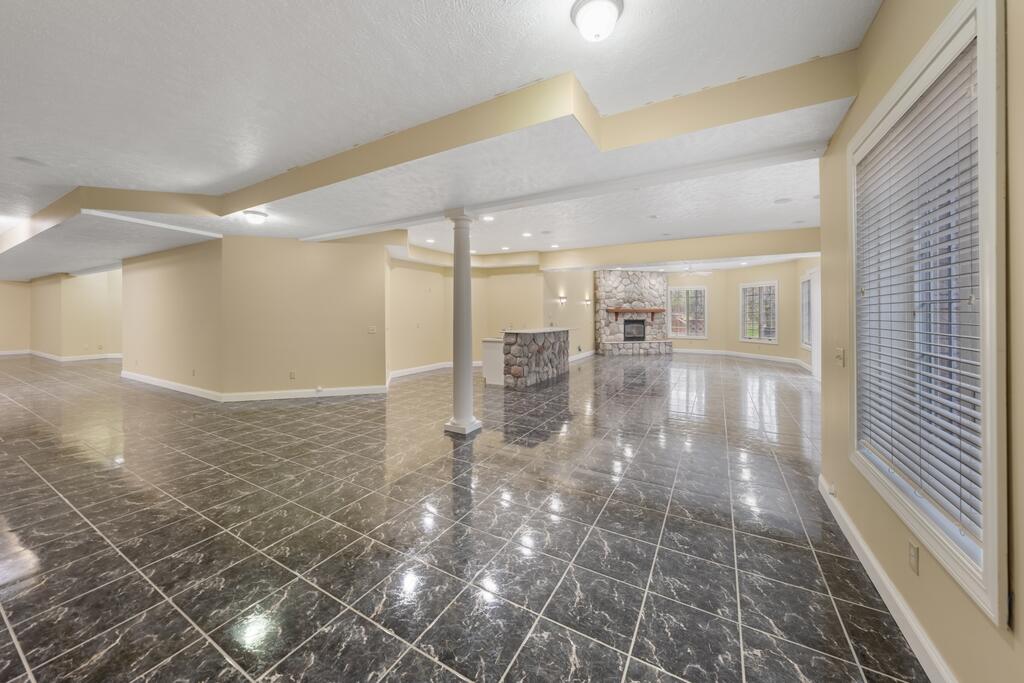 2528 Kingston Farm Lane