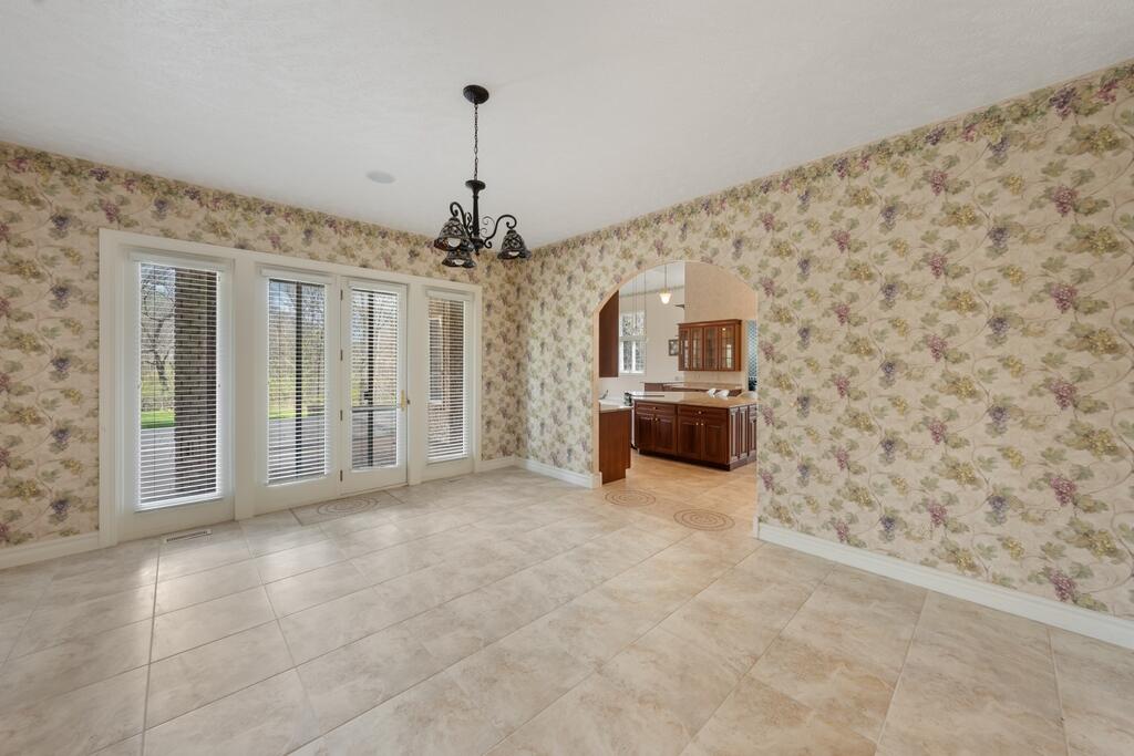 2528 Kingston Farm Lane
