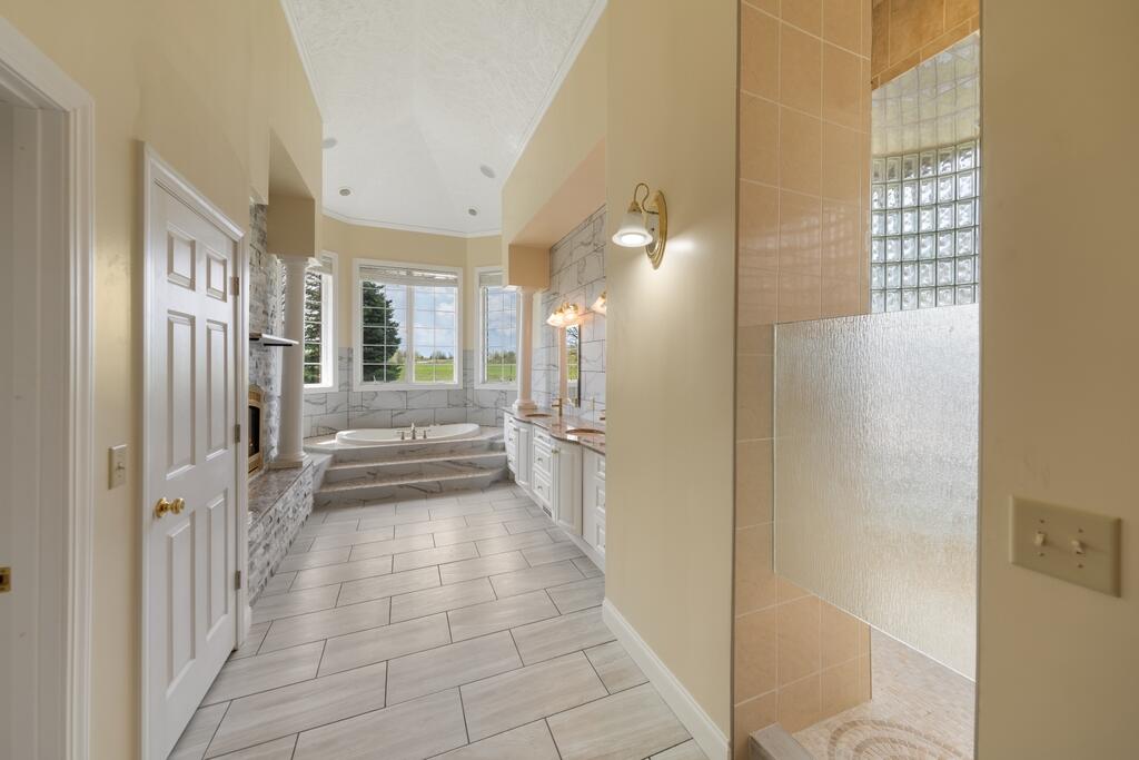 2528 Kingston Farm Lane