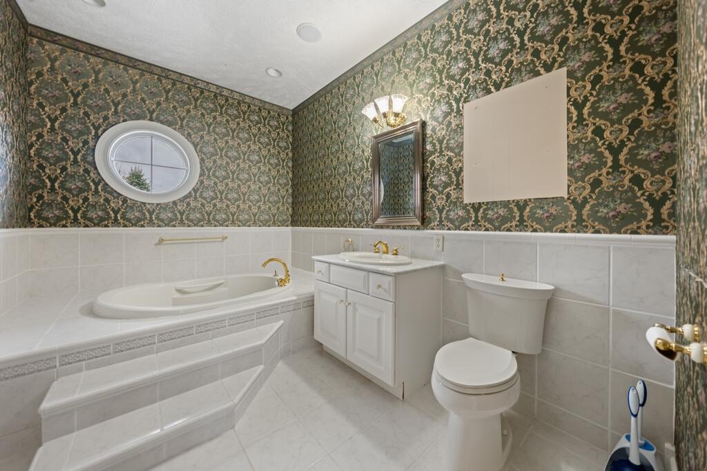 2528 Kingston Farm Lane