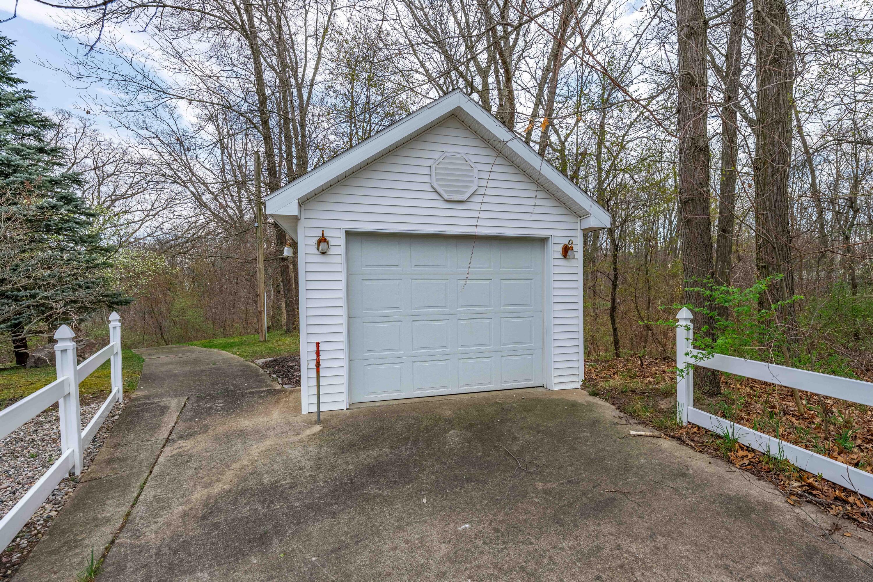 2528 Kingston Farm Lane