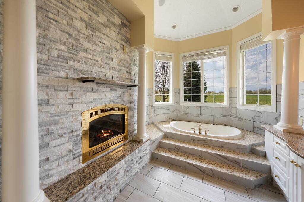 2528 Kingston Farm Lane