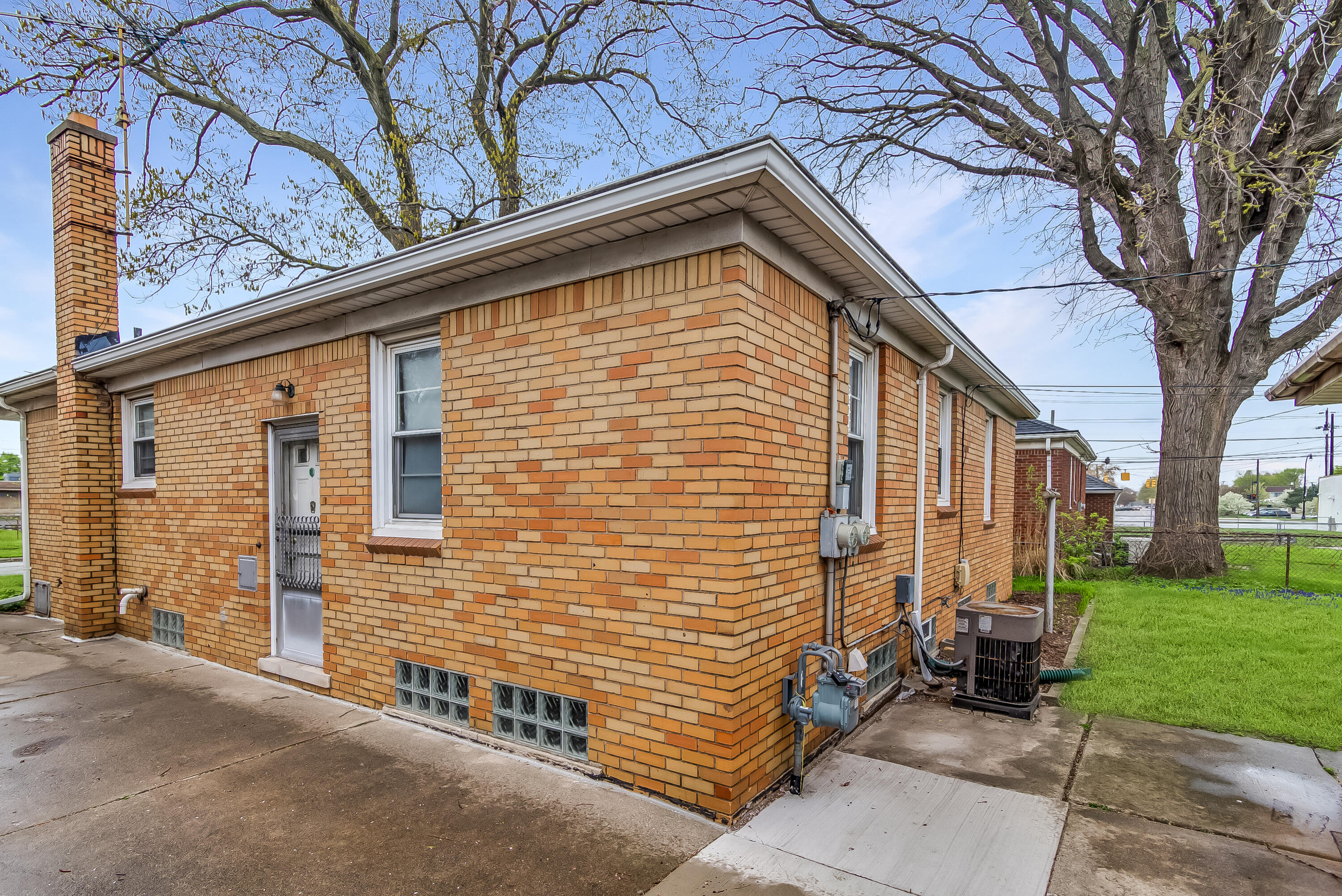 1210 Champaign Road