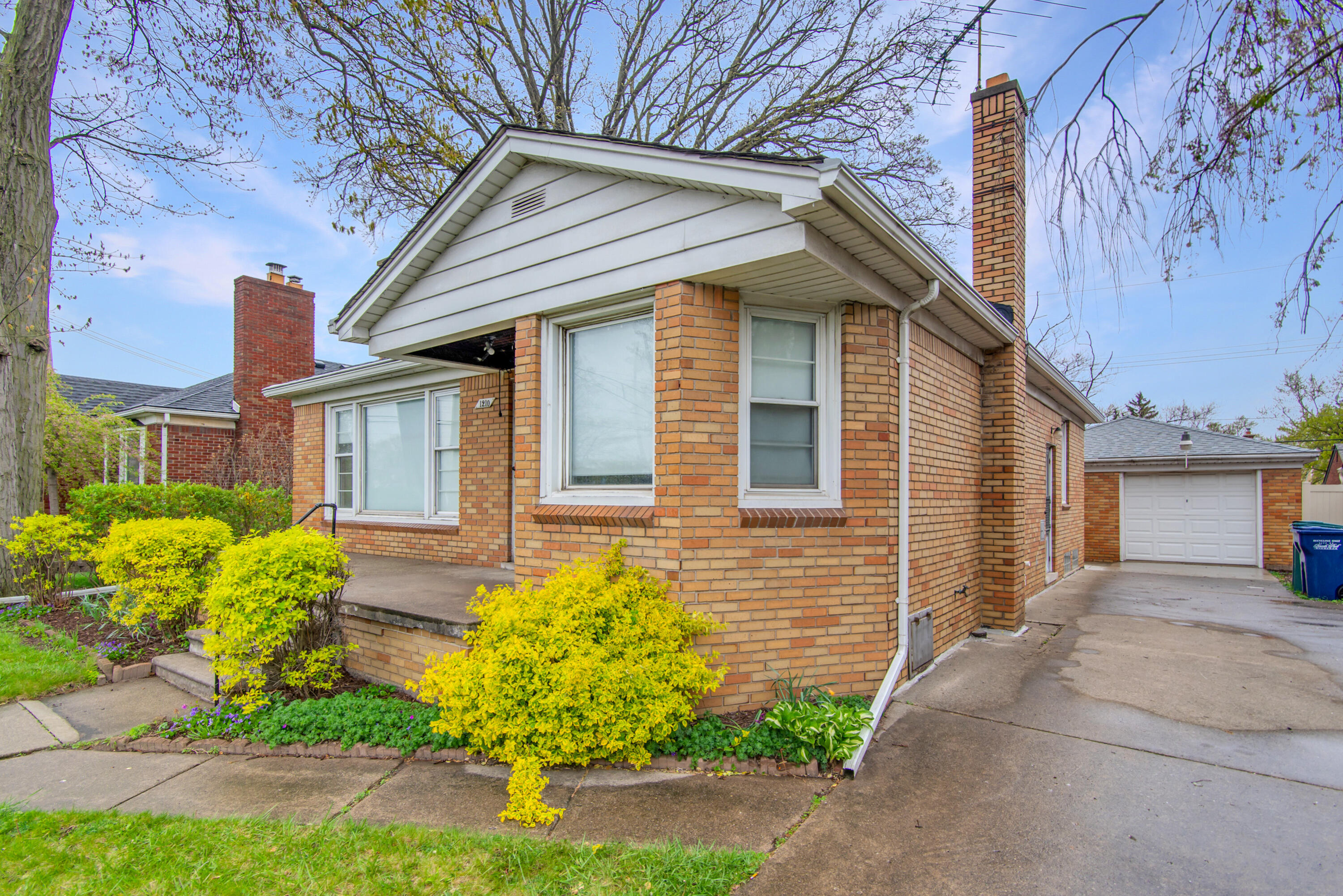 1210 Champaign Road