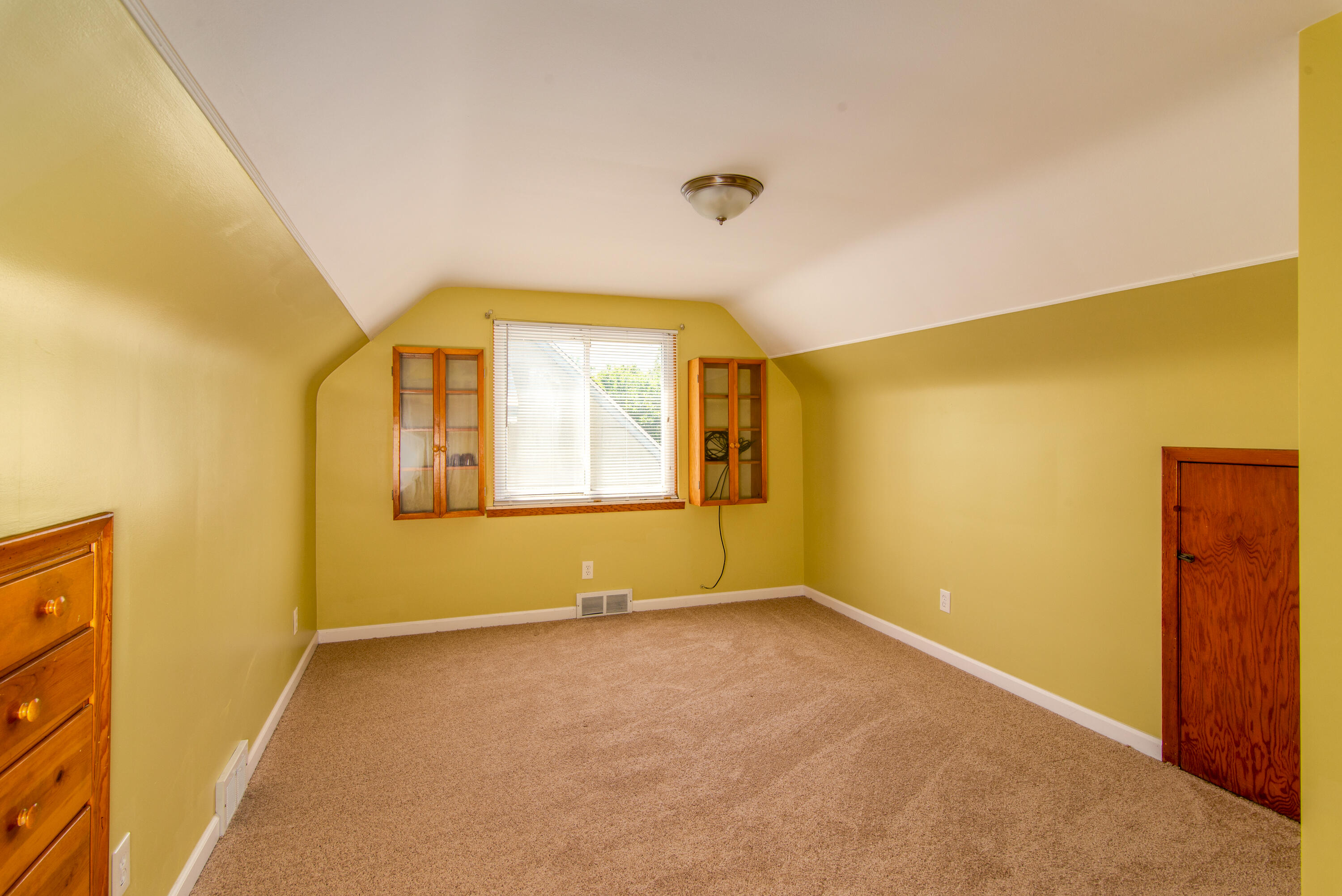 9263 Schaefer Highway