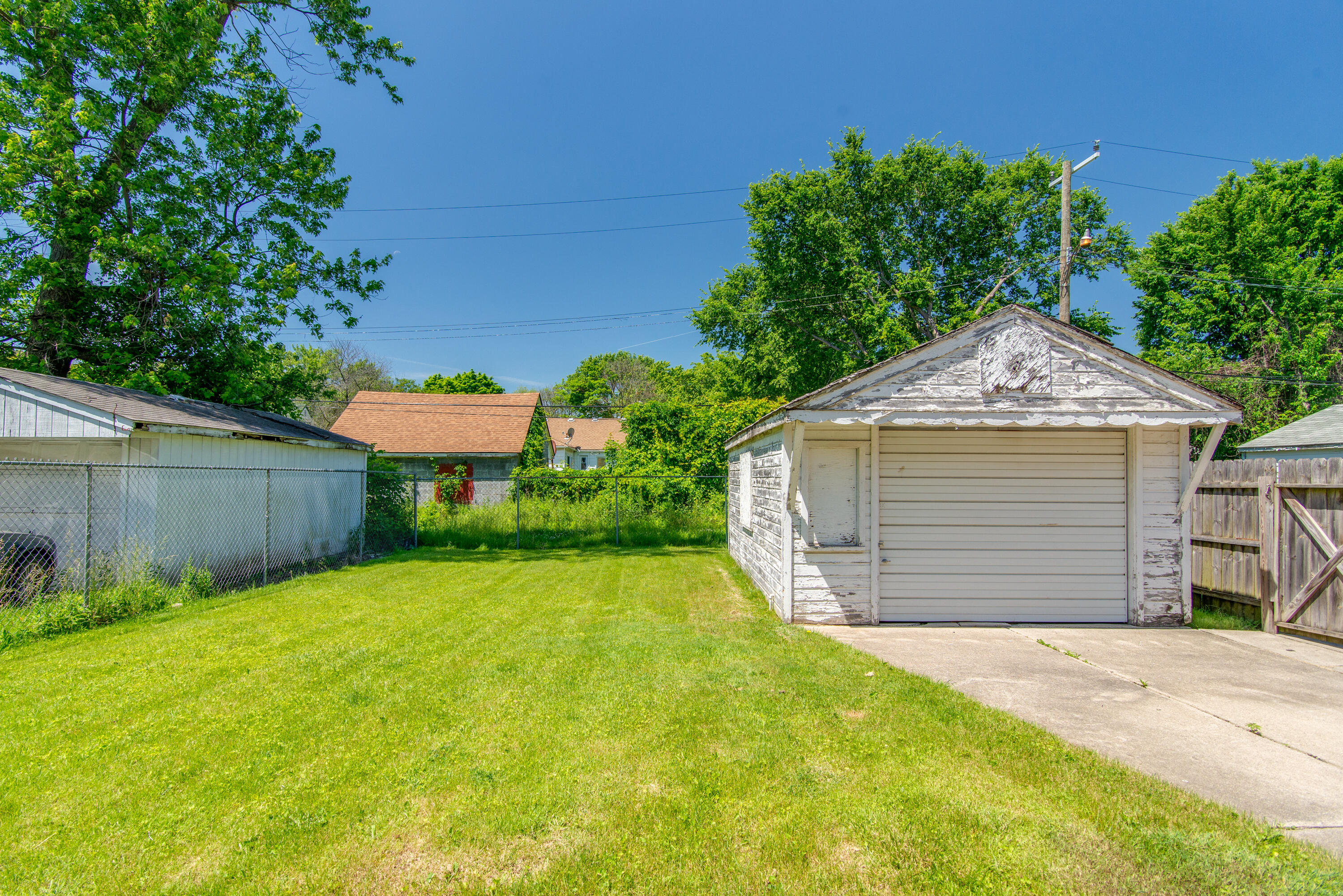 9247 Schaefer Highway