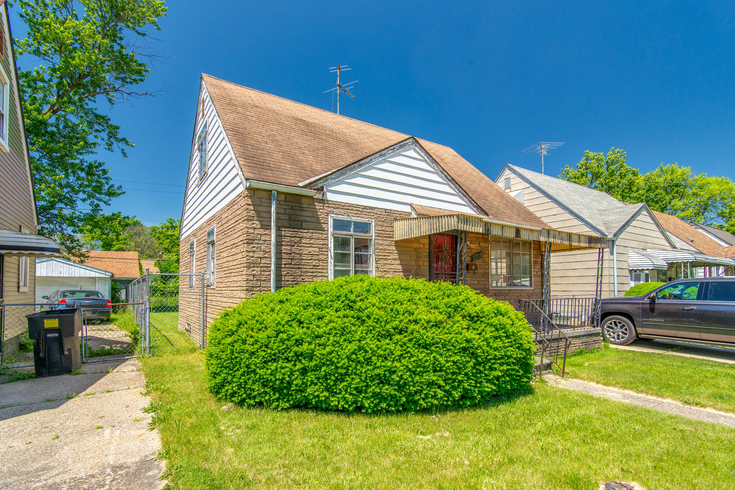 9247 Schaefer Highway