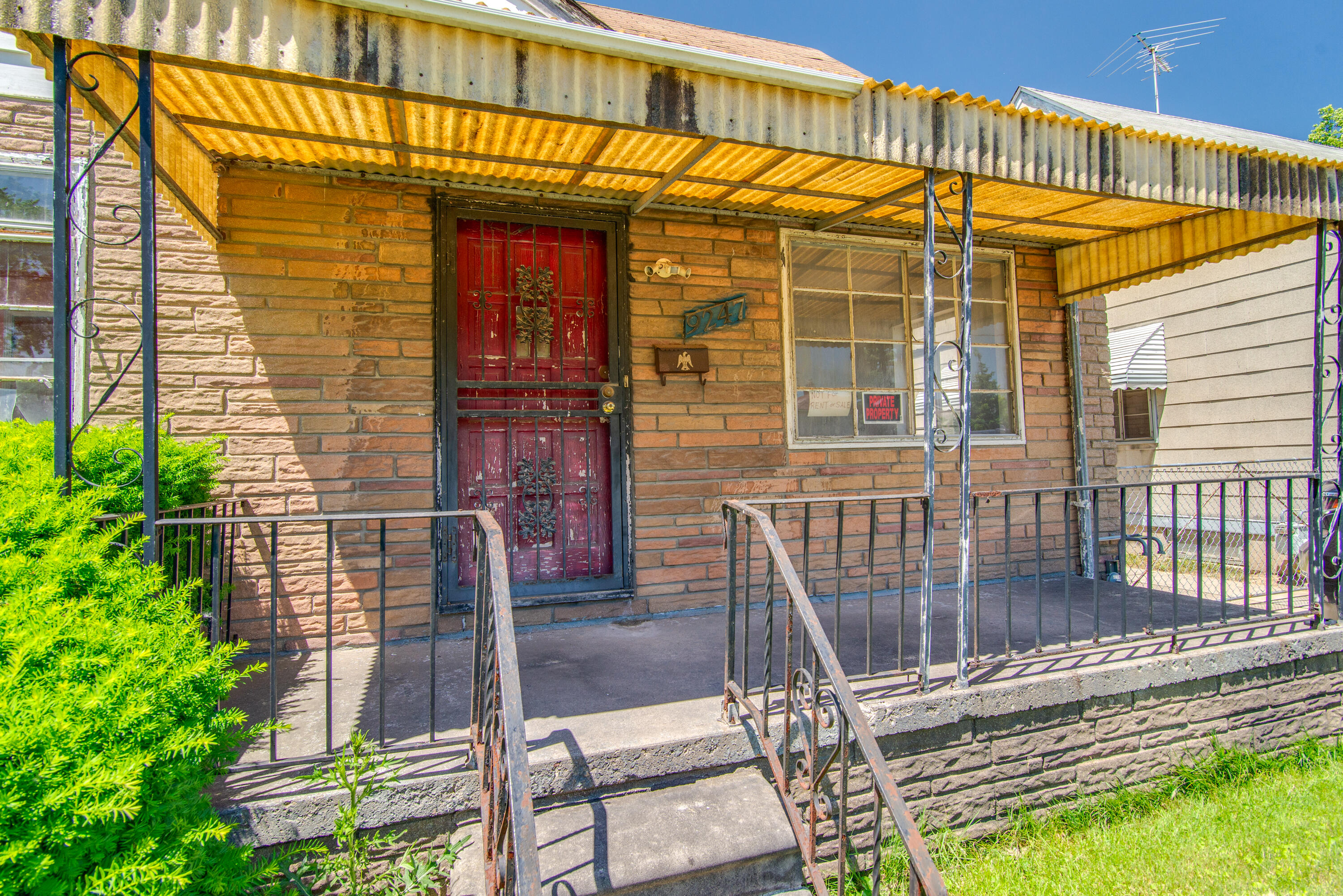 9247 Schaefer Highway
