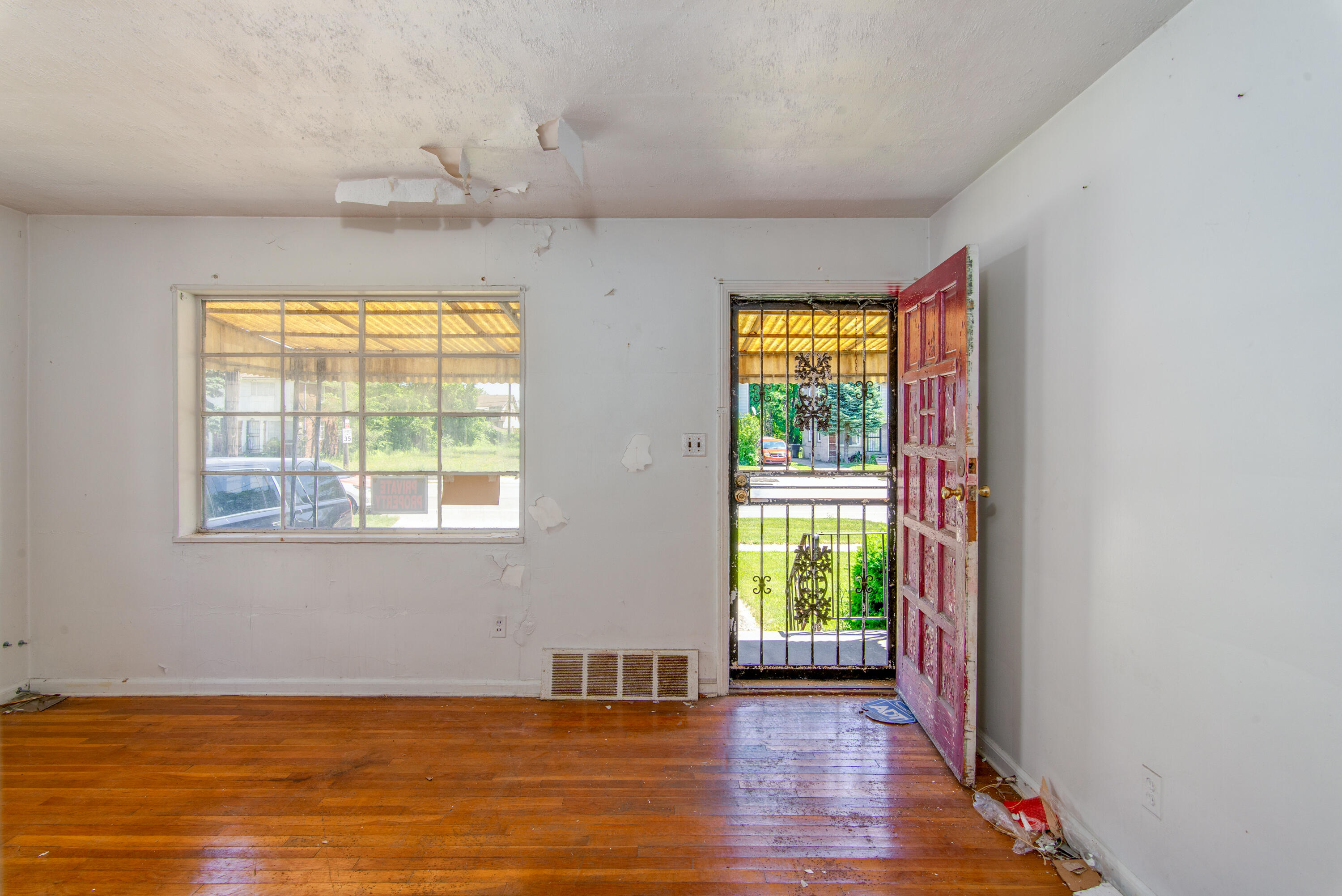 9247 Schaefer Highway
