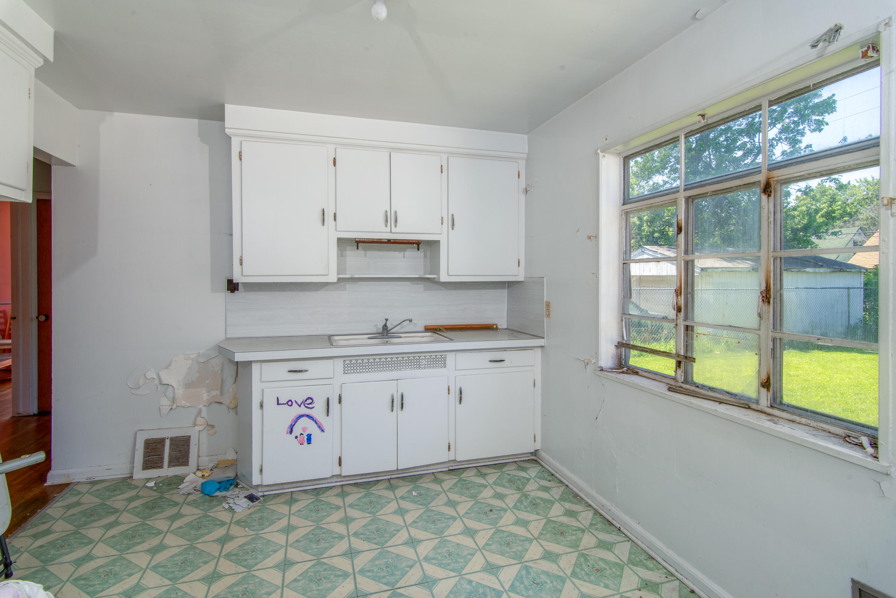 9247 Schaefer Highway