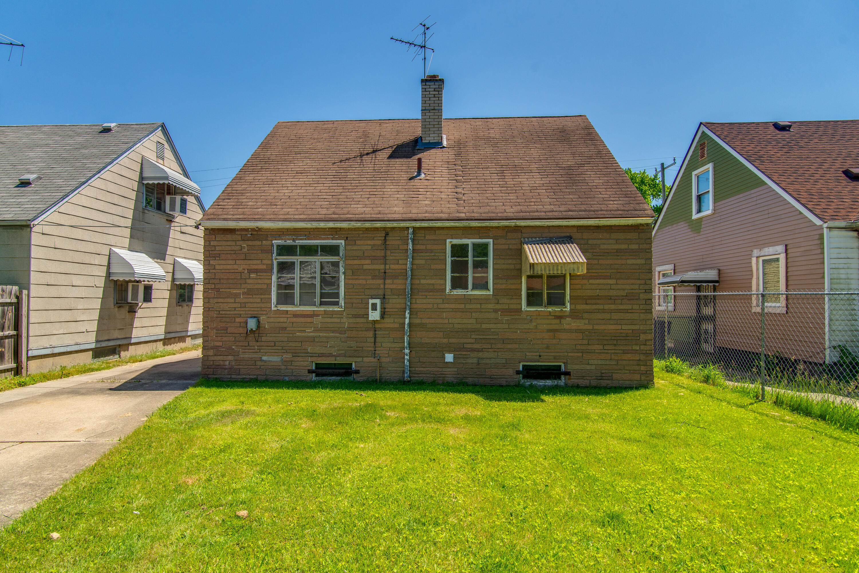 9247 Schaefer Highway