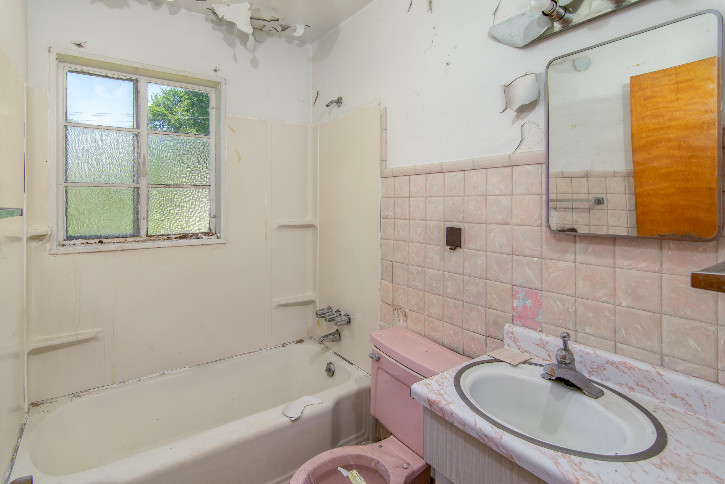 9247 Schaefer Highway