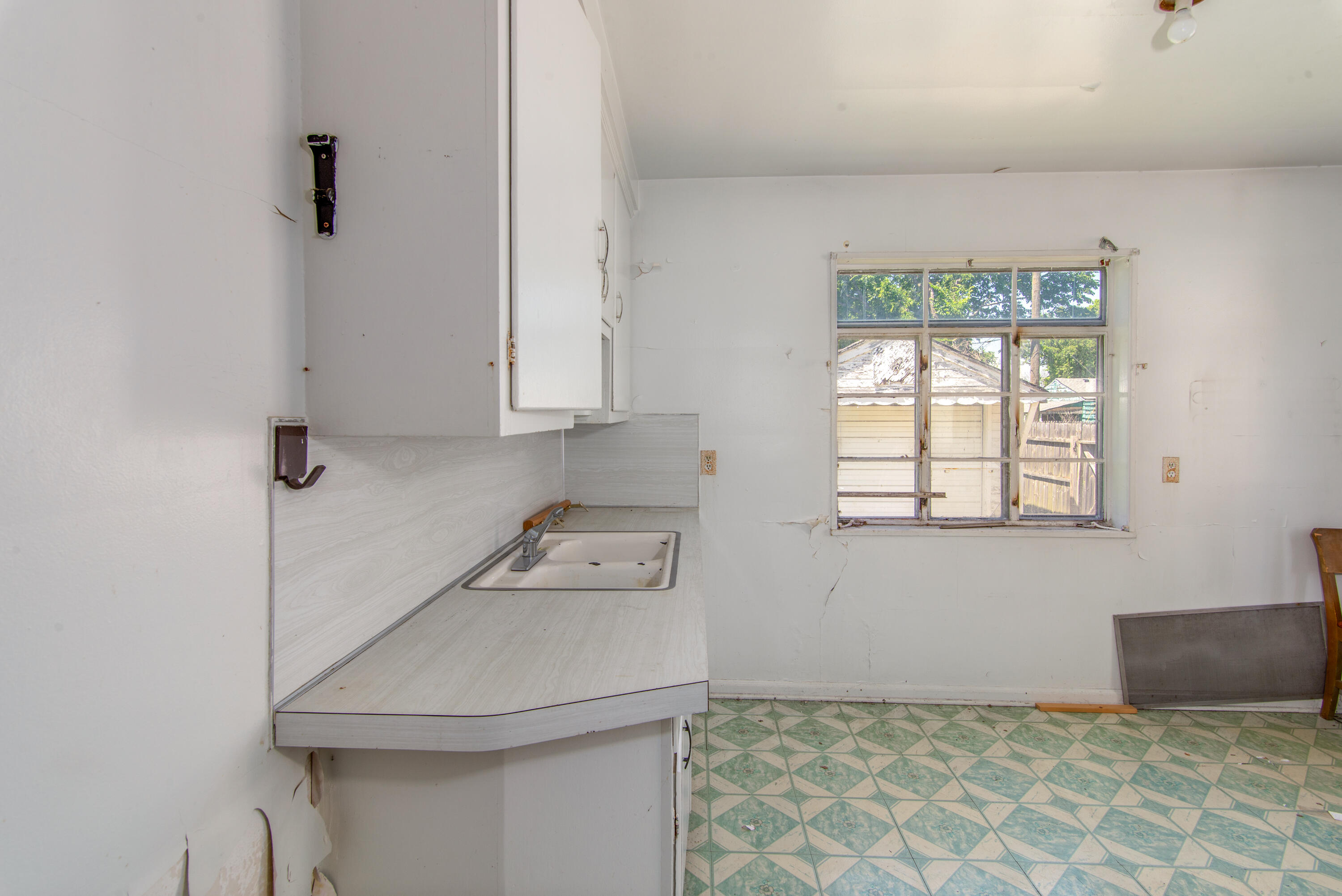 9247 Schaefer Highway