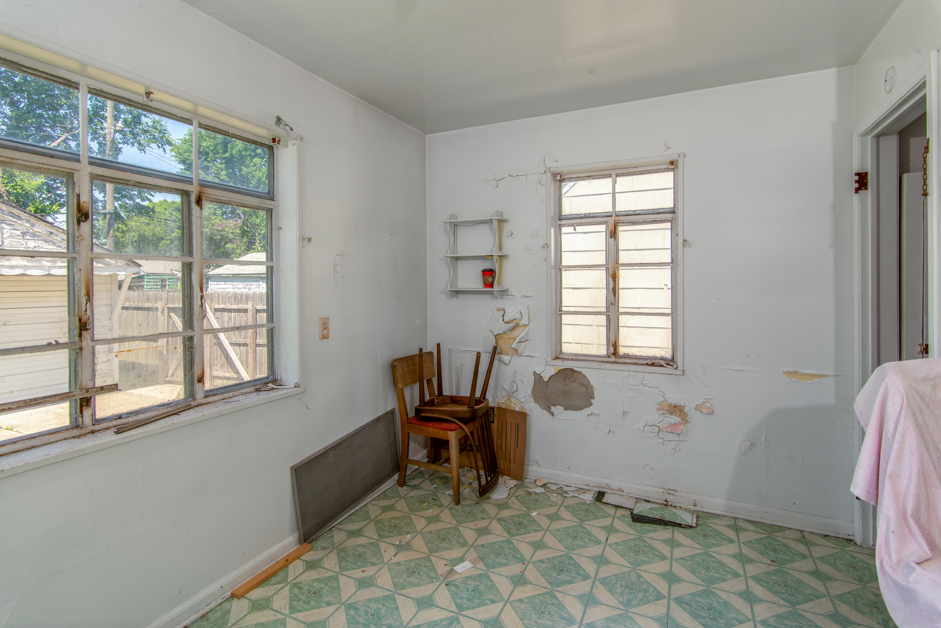 9247 Schaefer Highway