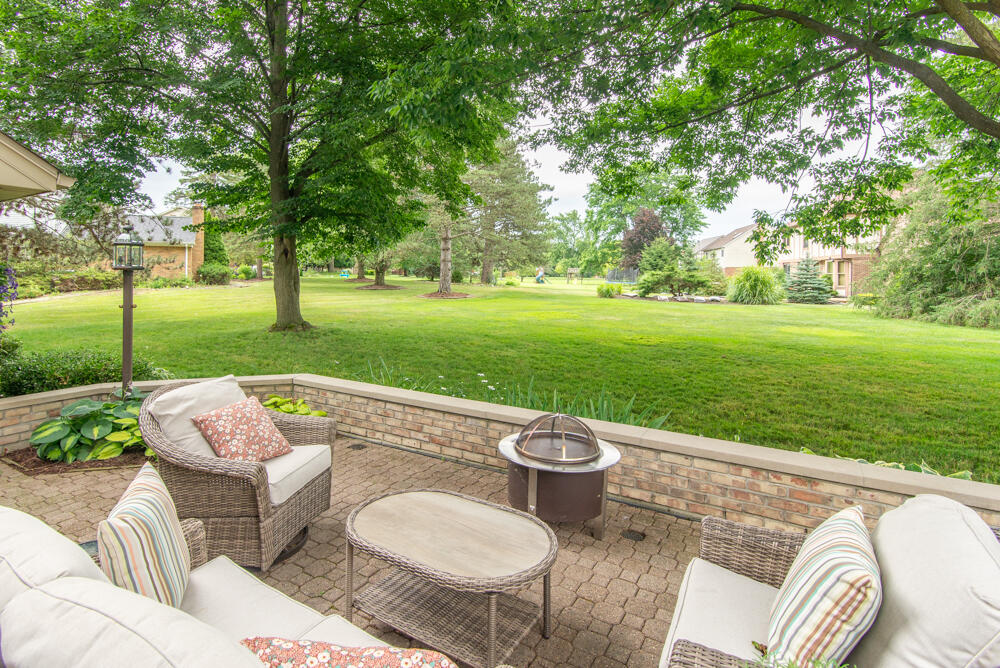 812 Boutell Drive