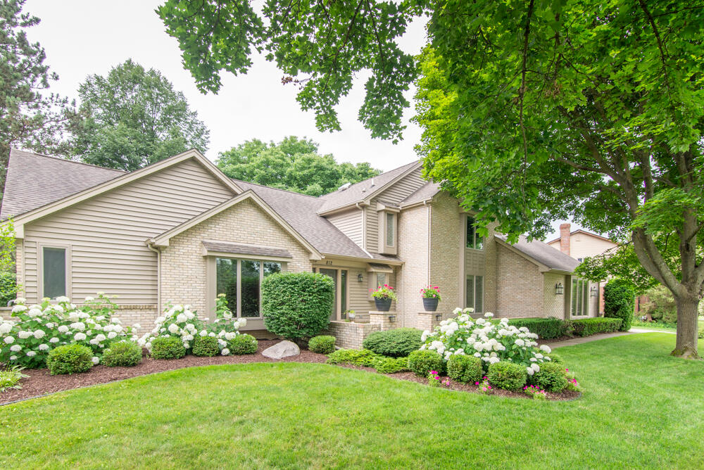 812 Boutell Drive