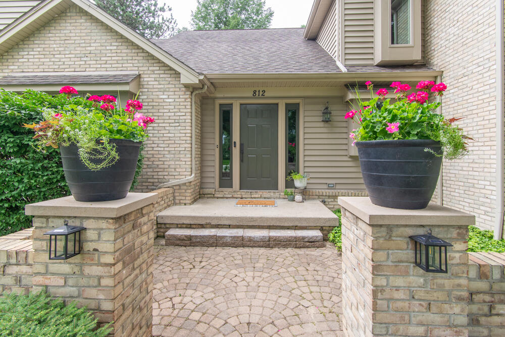 812 Boutell Drive