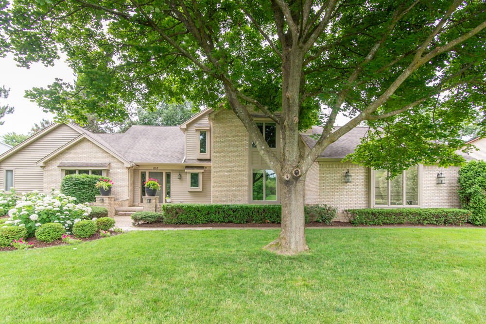 812 Boutell Drive