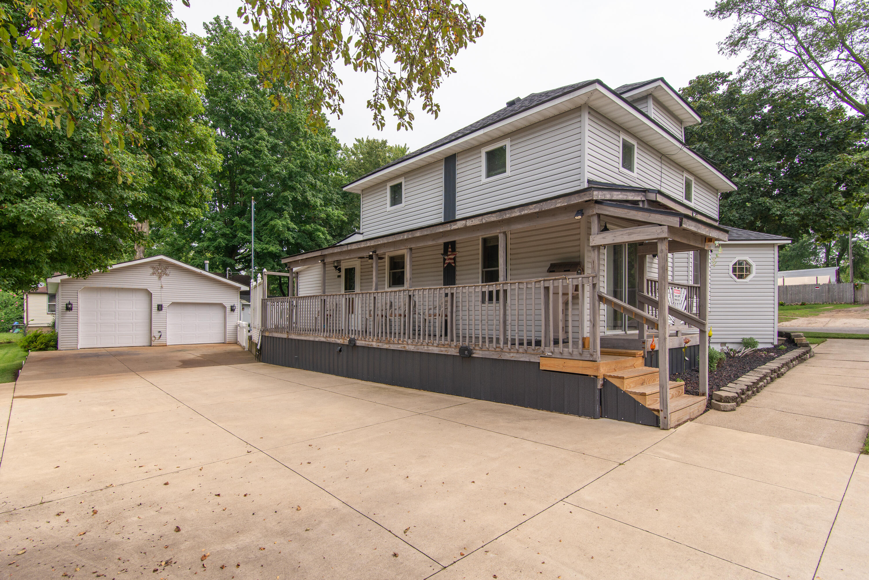 814 E Buck Street