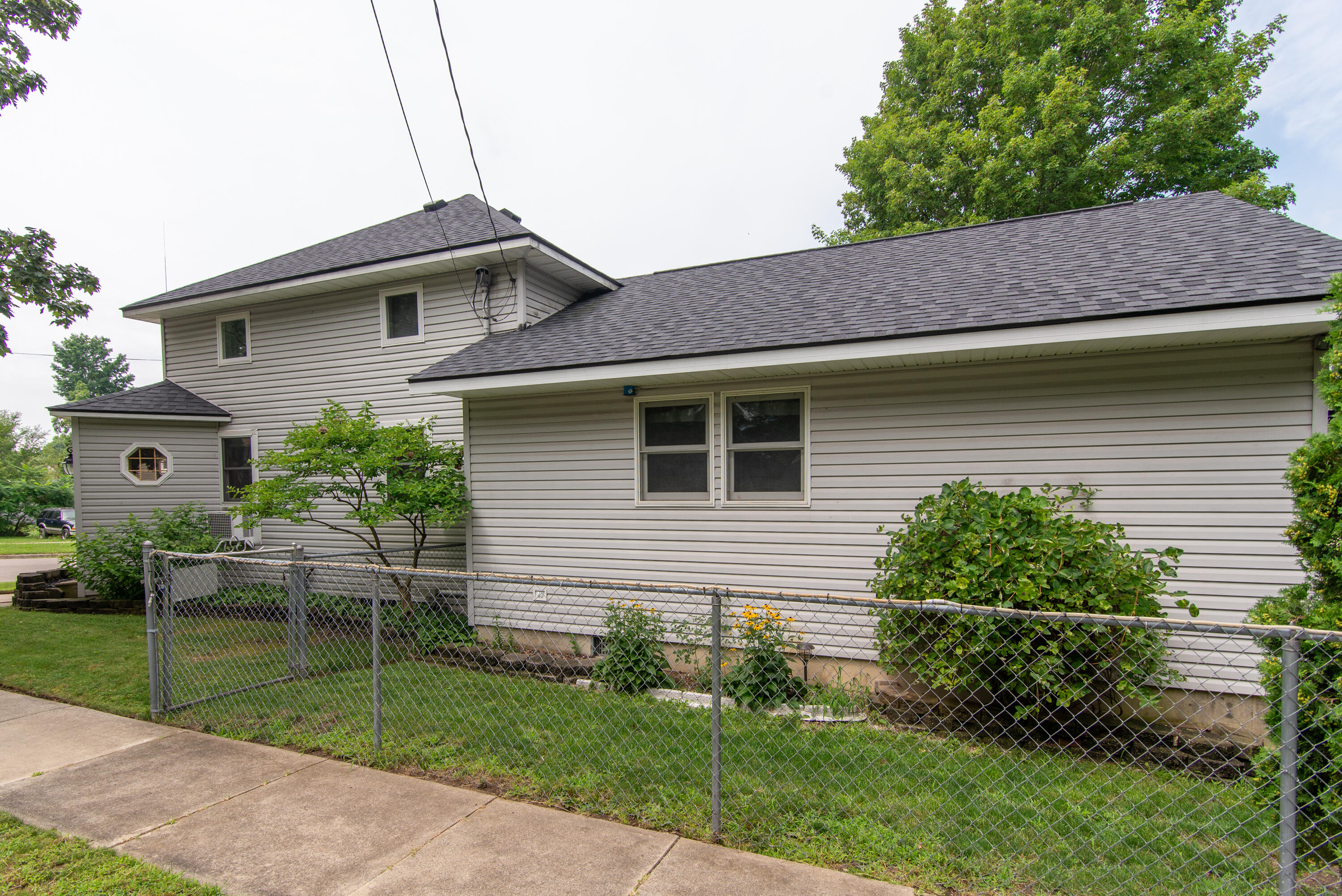 814 E Buck Street