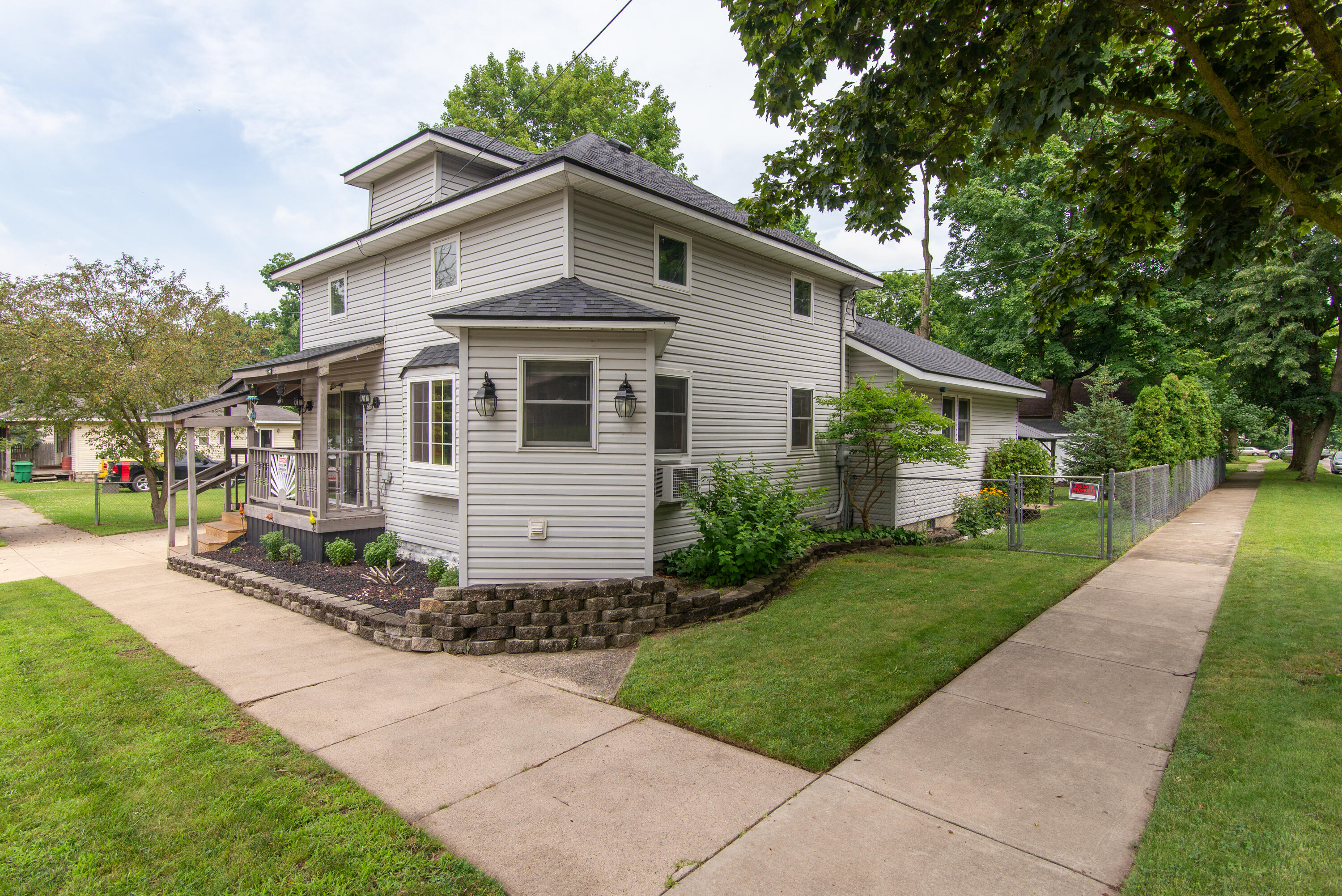 814 E Buck Street