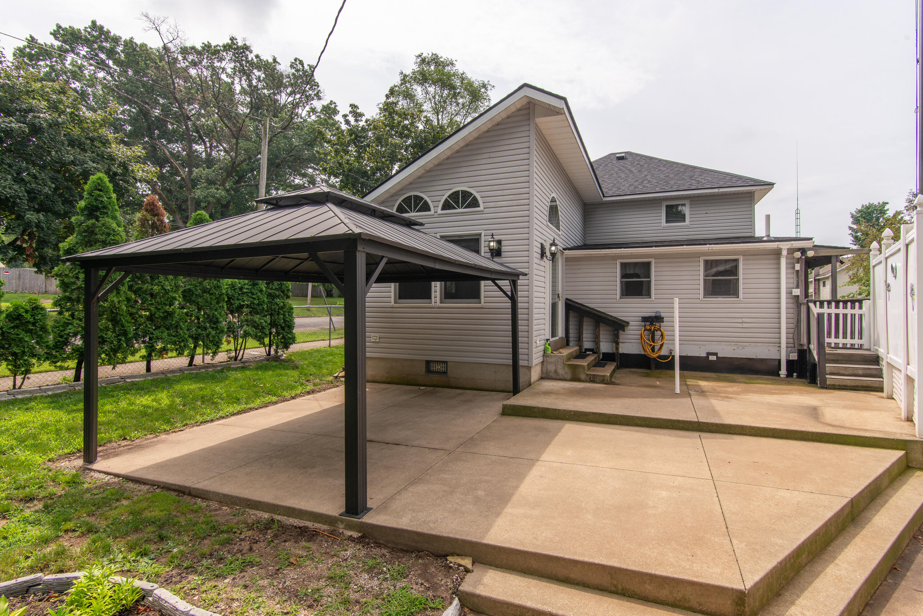 814 E Buck Street