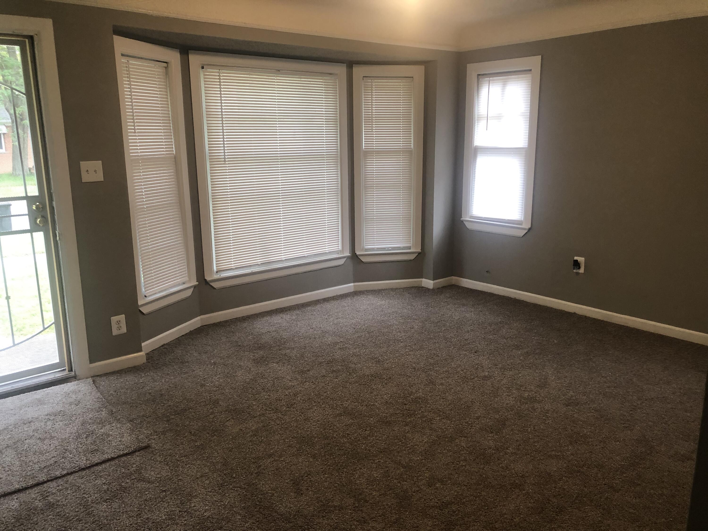 16801 Lamphere