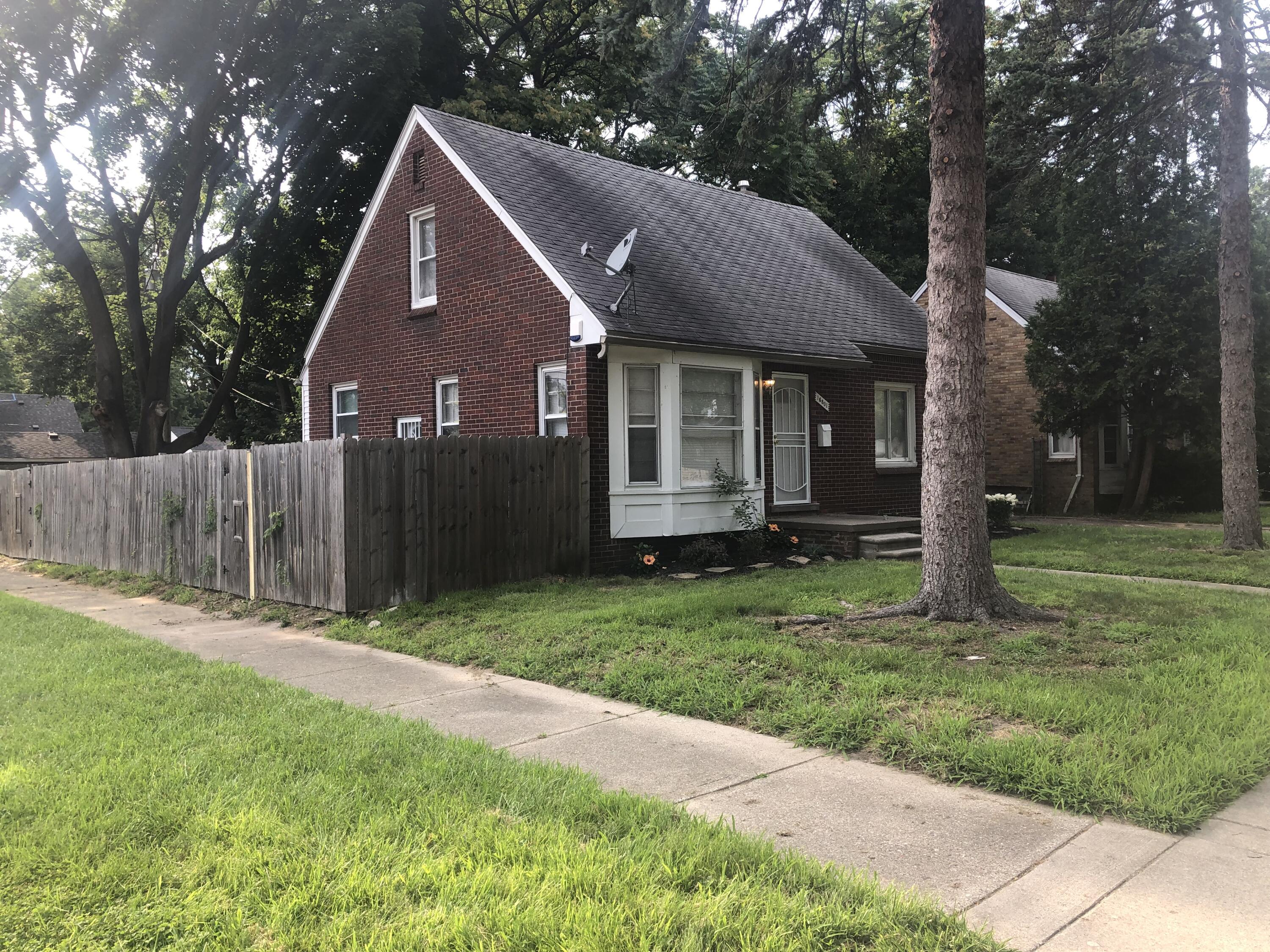 16801 Lamphere