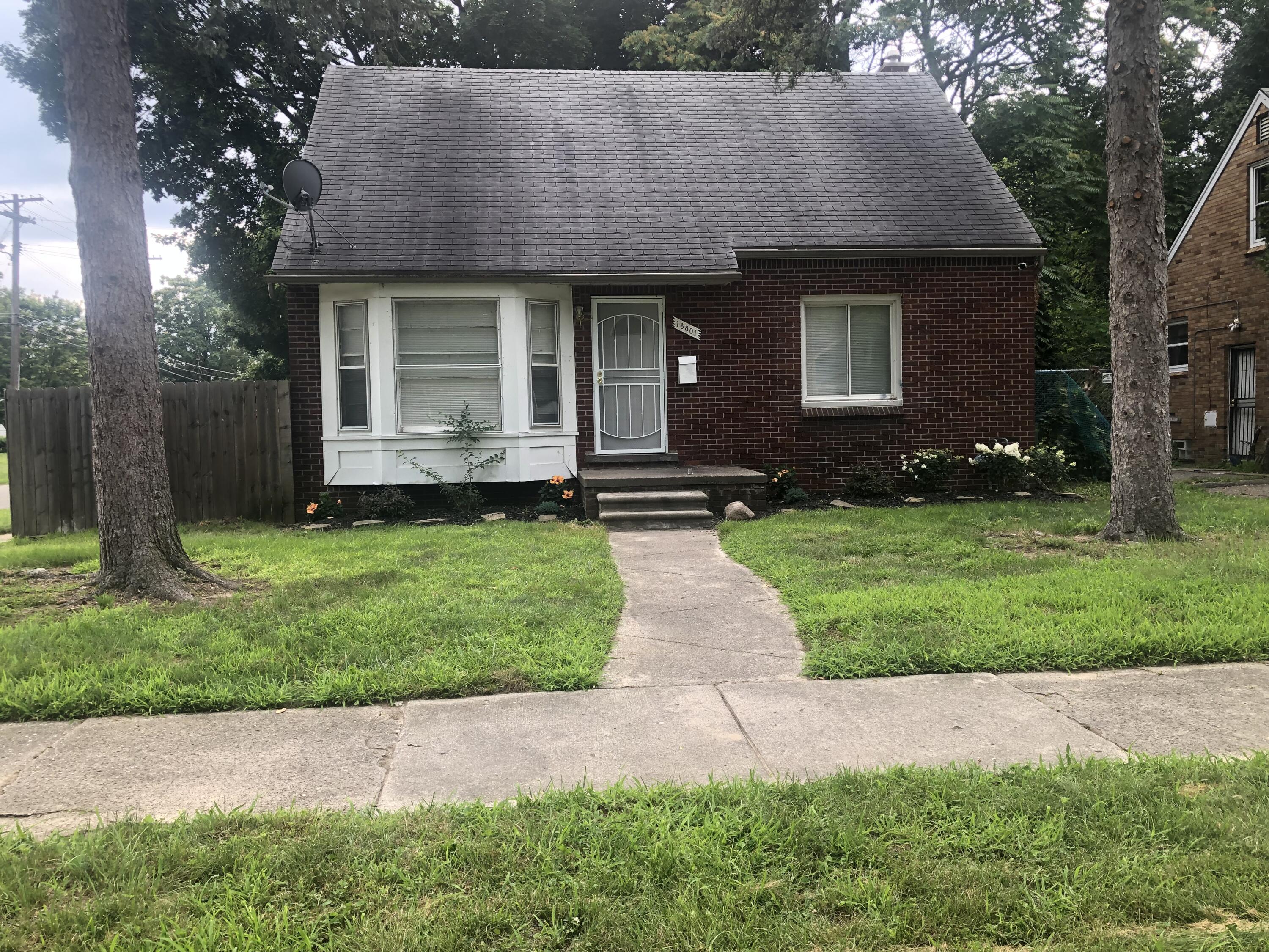 16801 Lamphere