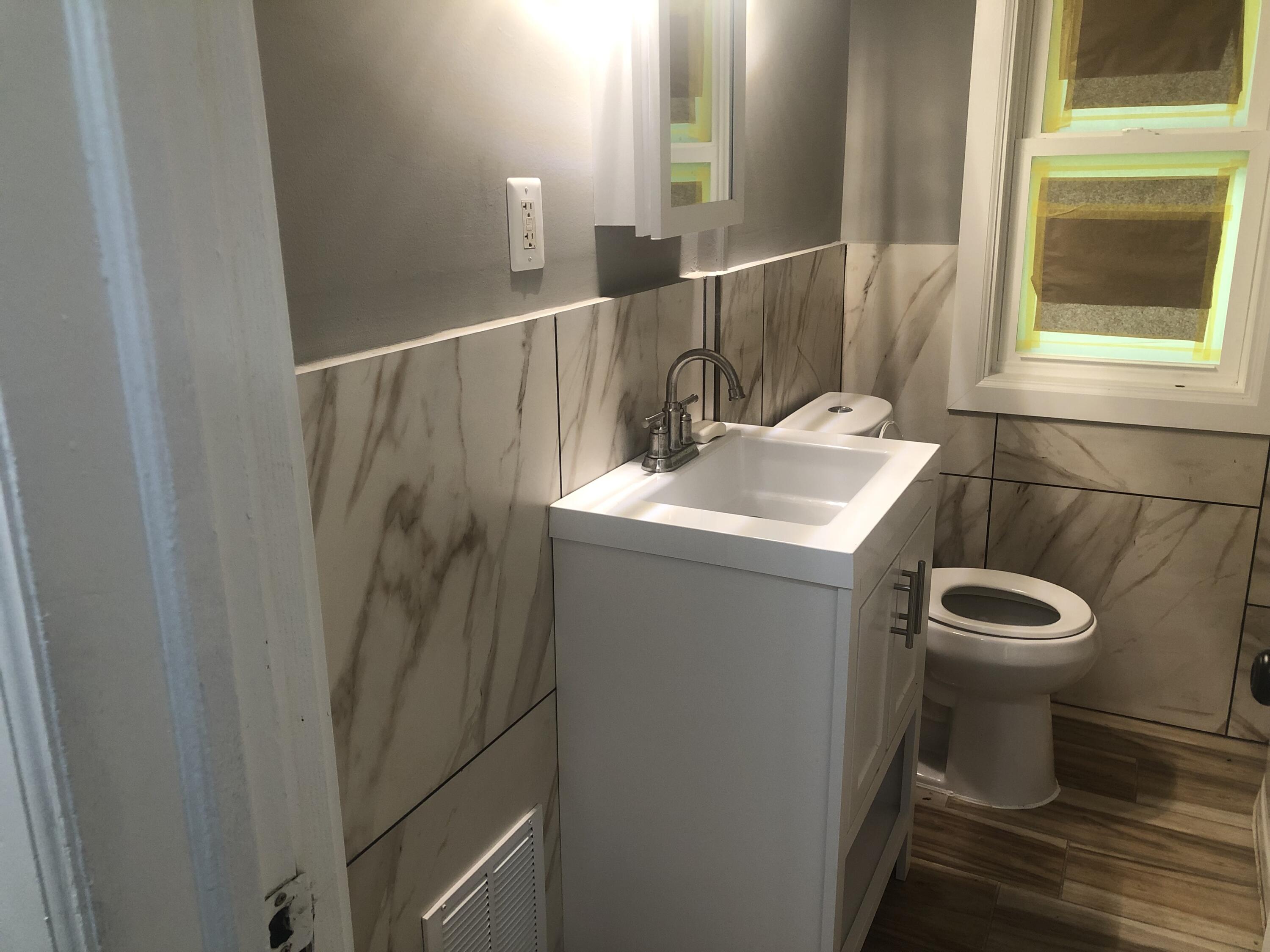 16801 Lamphere