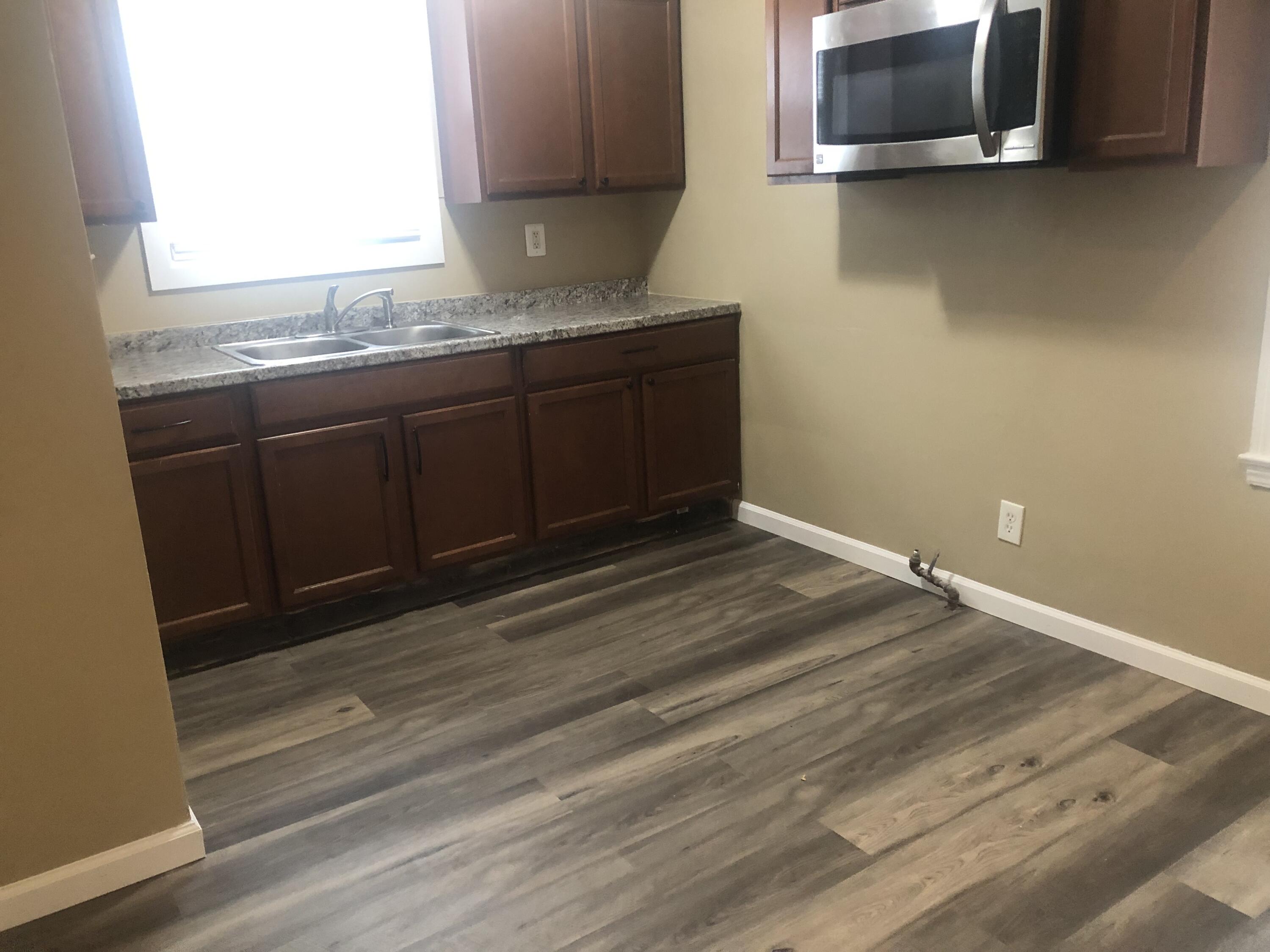 16801 Lamphere