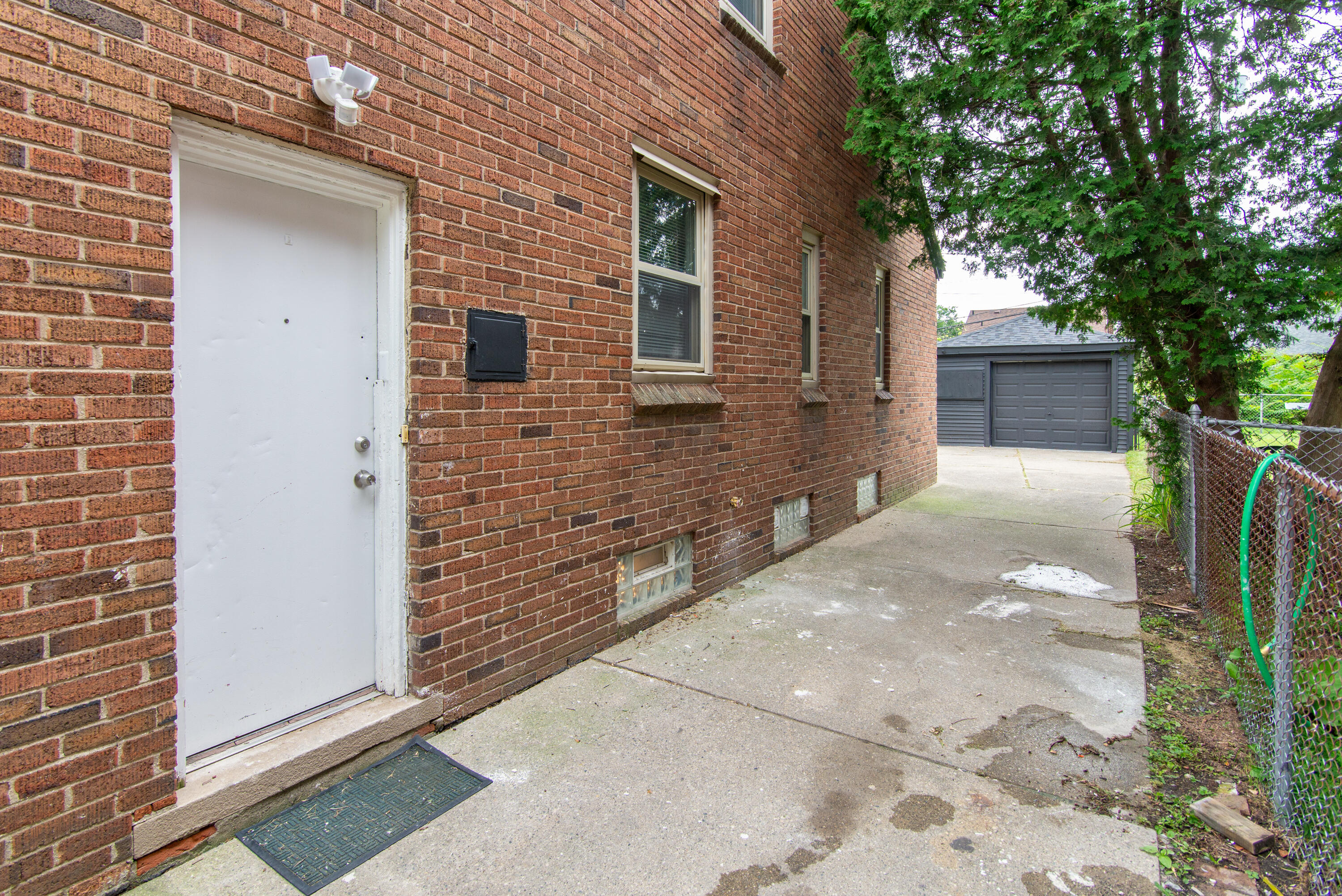 10035 Greensboro Street