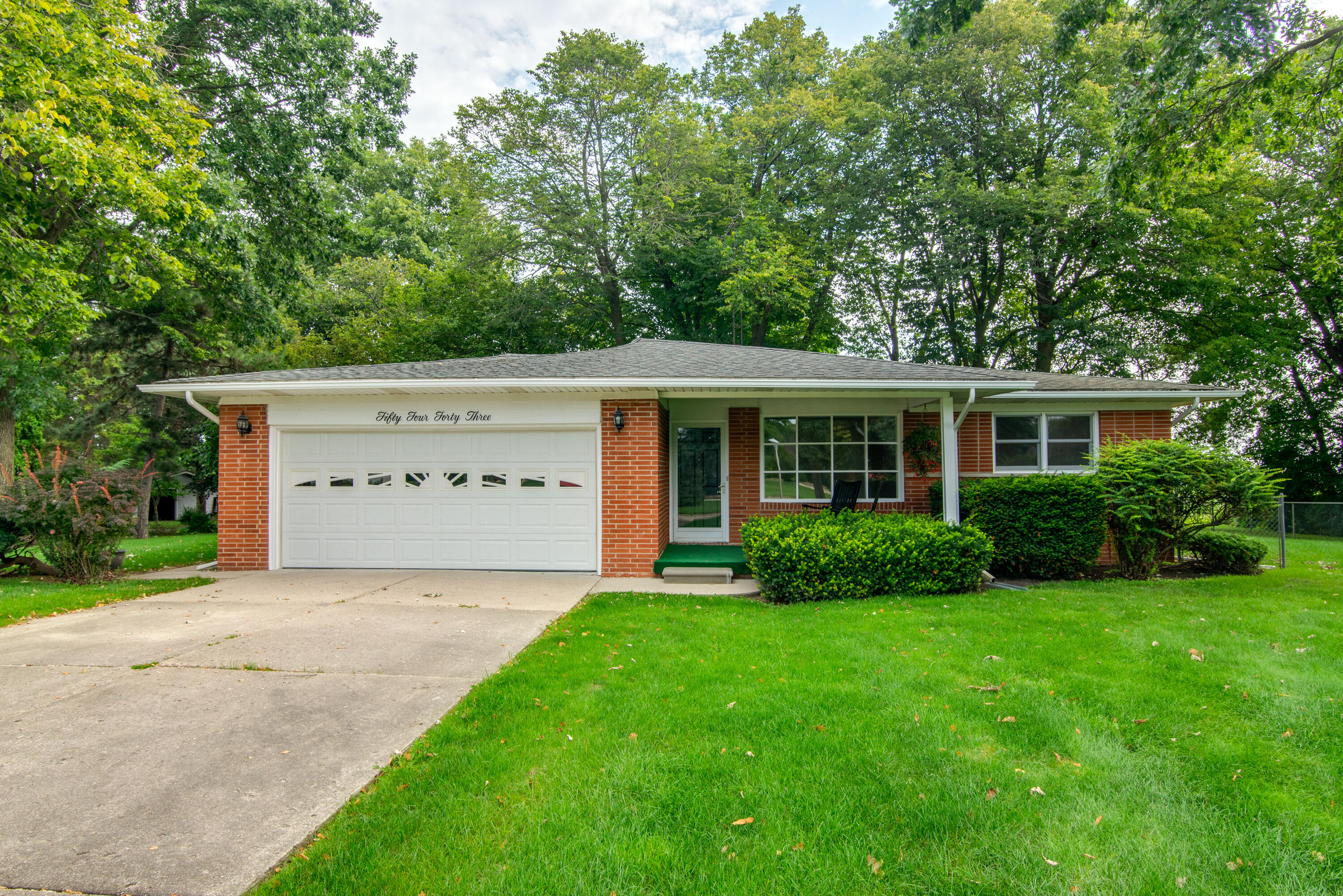 5443 Ameno Lane