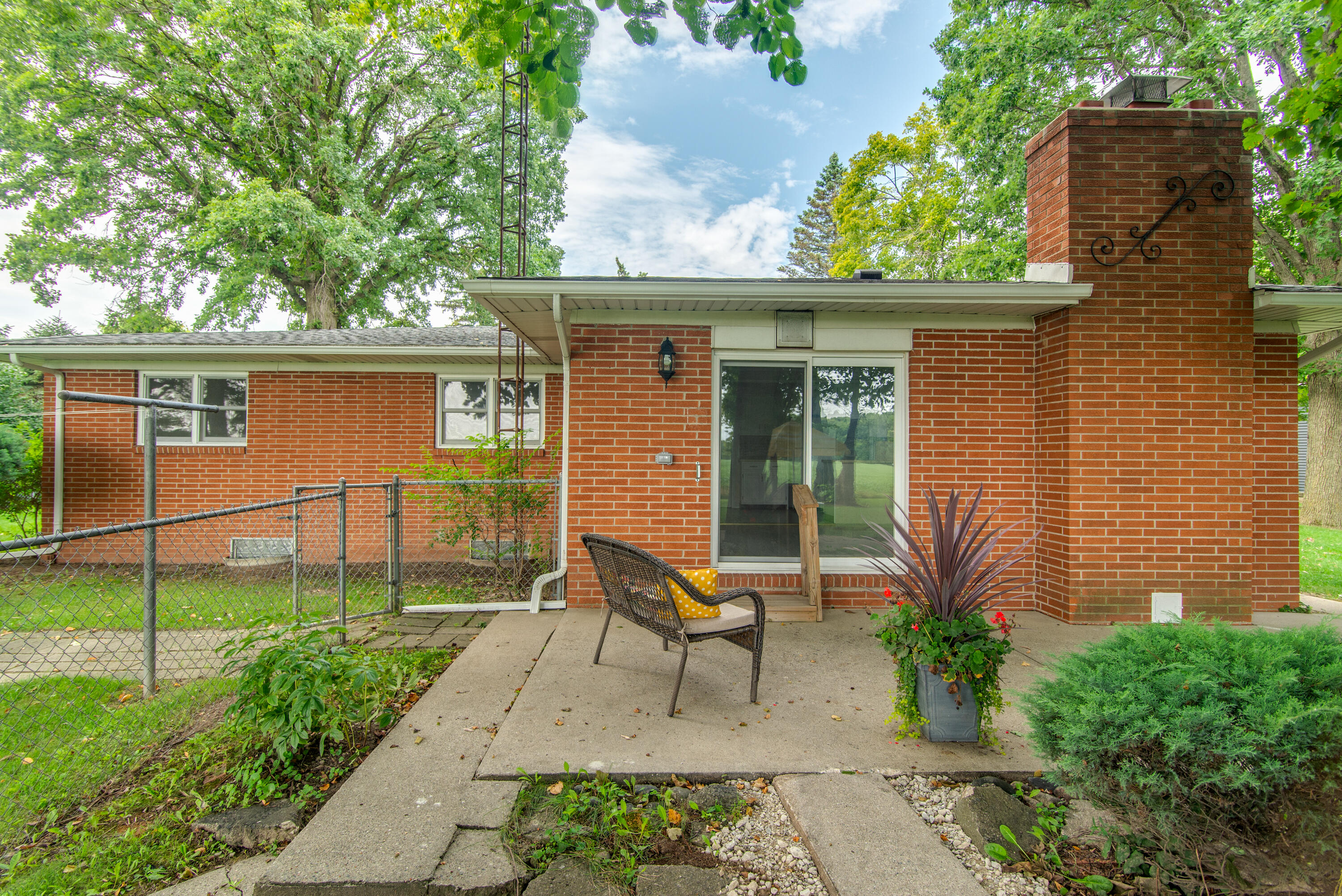 5443 Ameno Lane