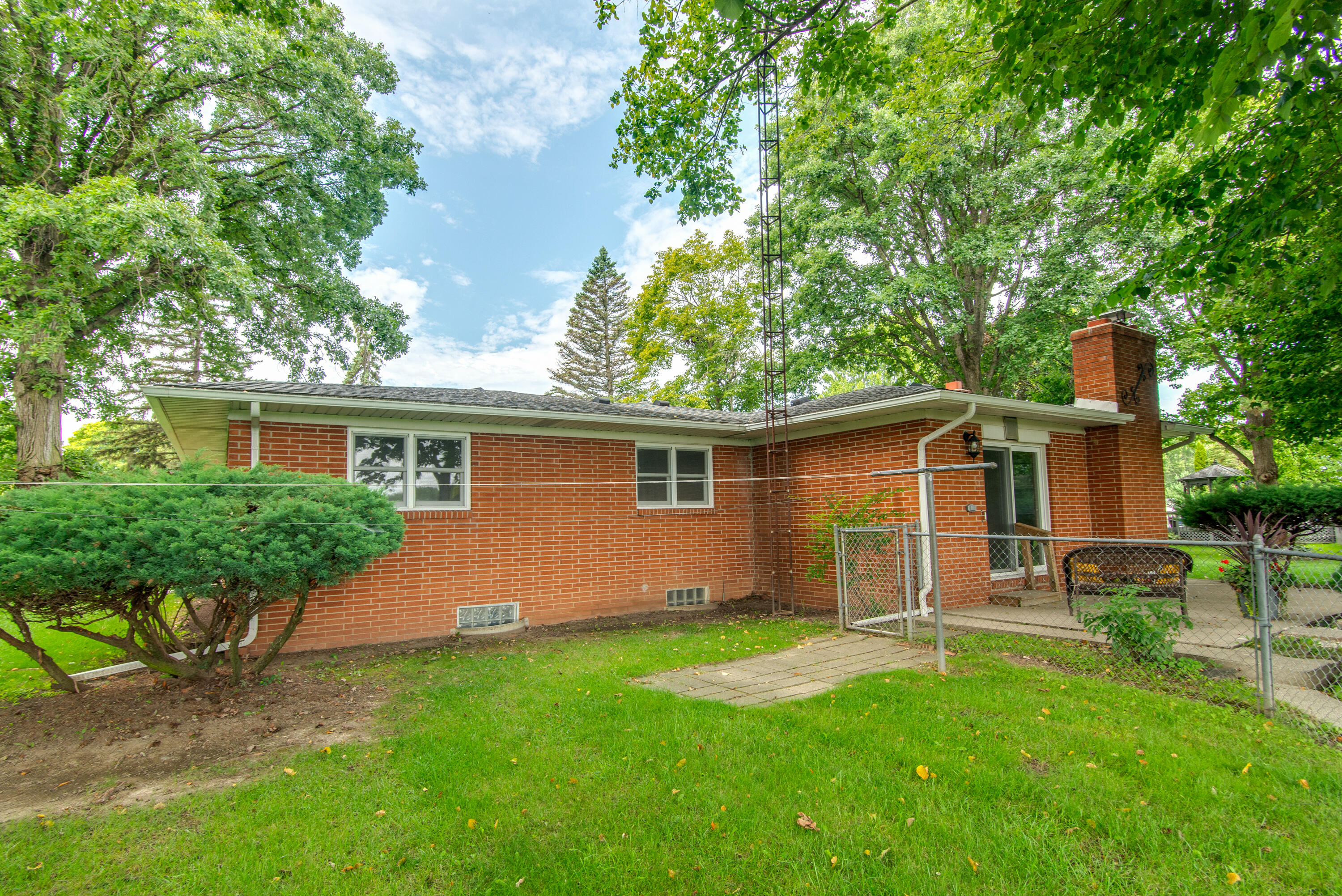 5443 Ameno Lane