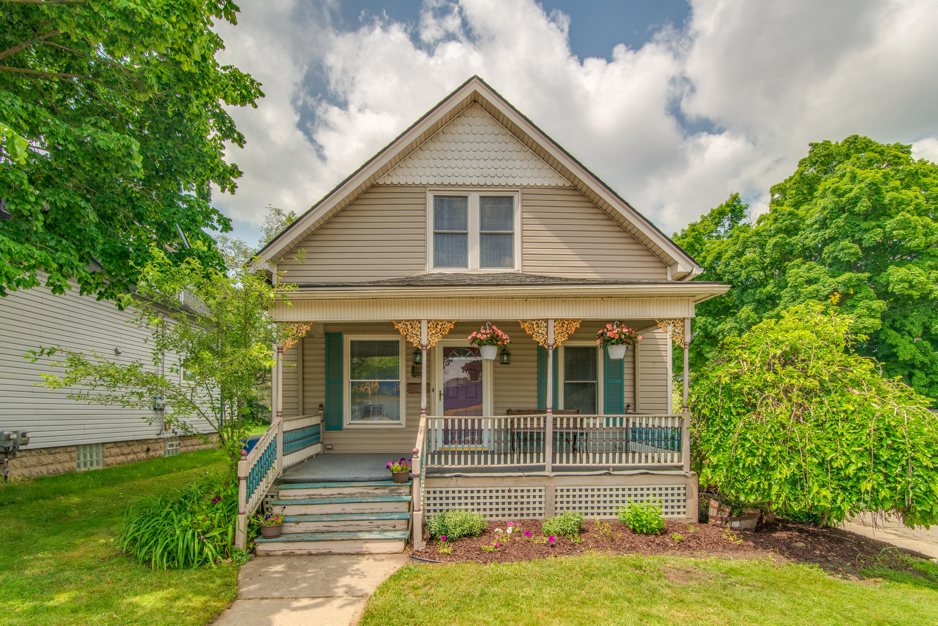 1091 Starkweather Street