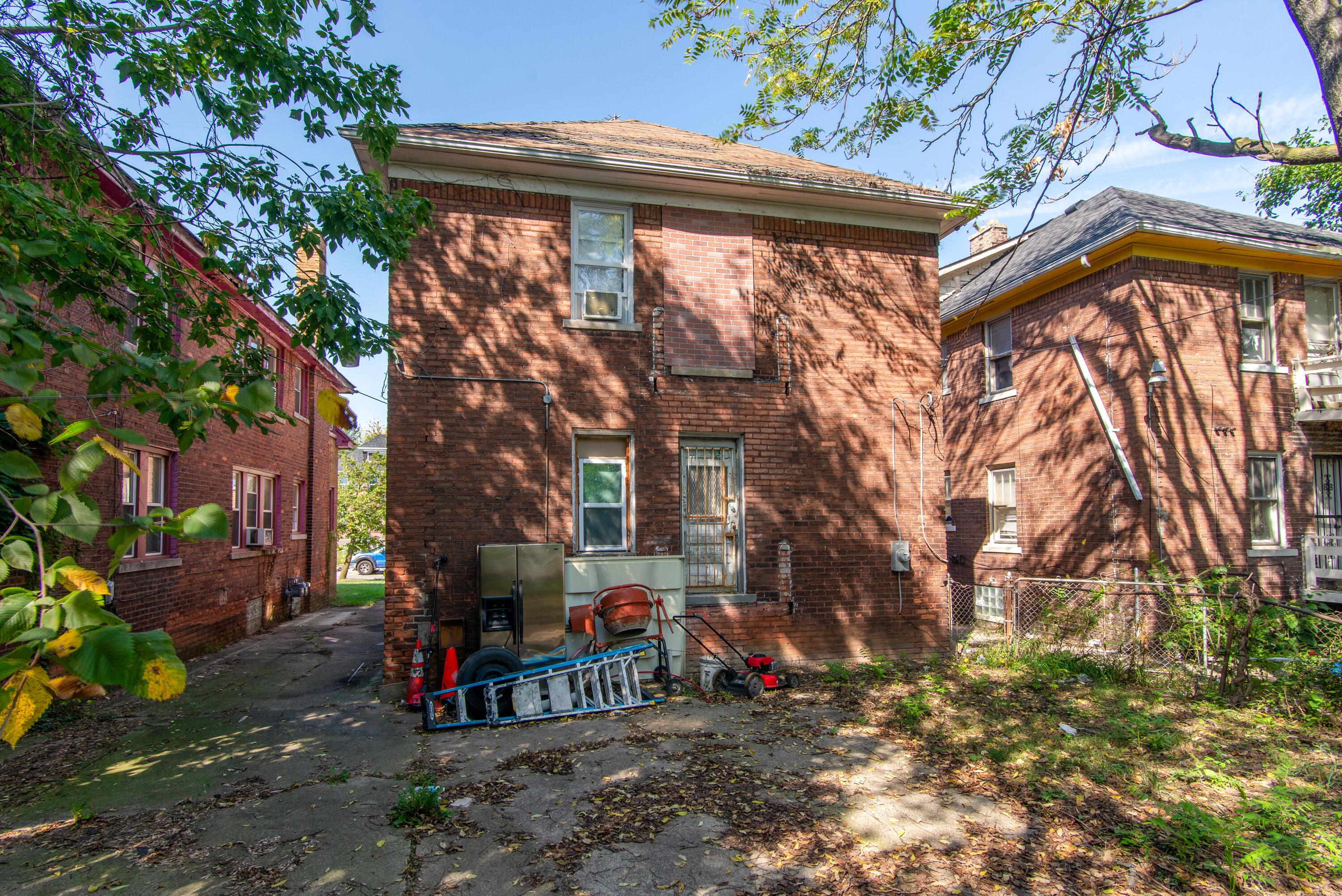 3245 Tyler Street