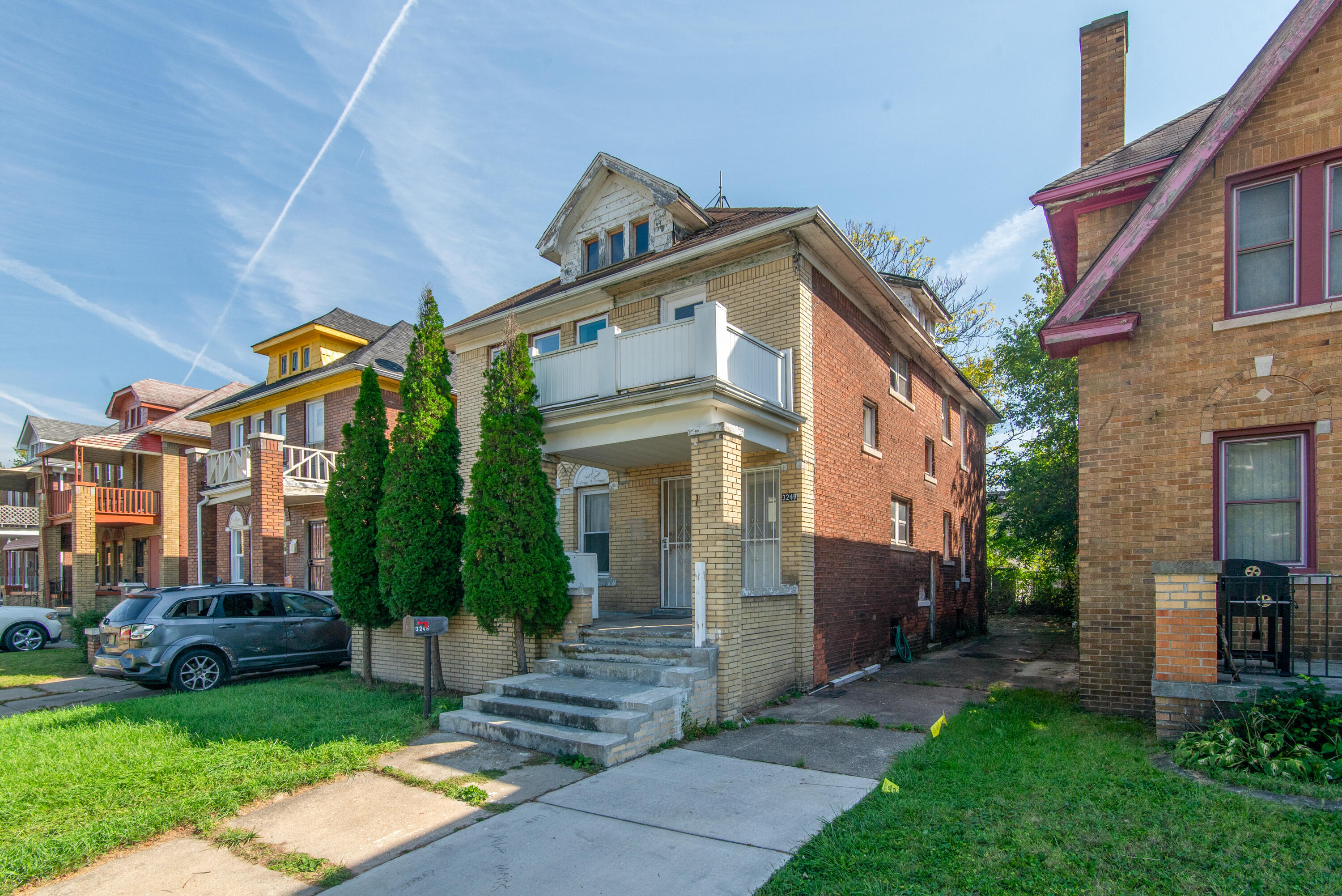 3245 Tyler Street