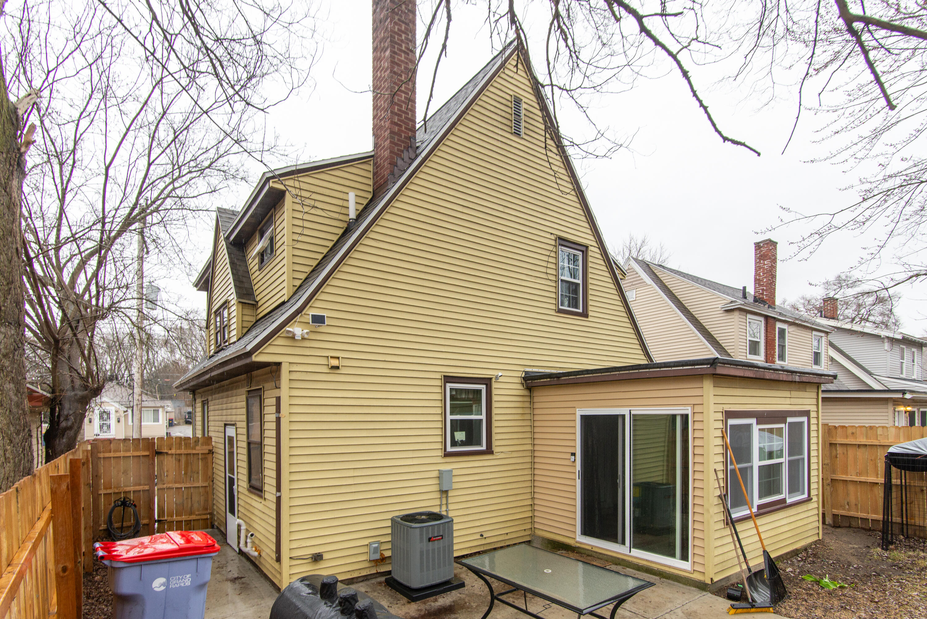 1725 Eastern Avenue SE