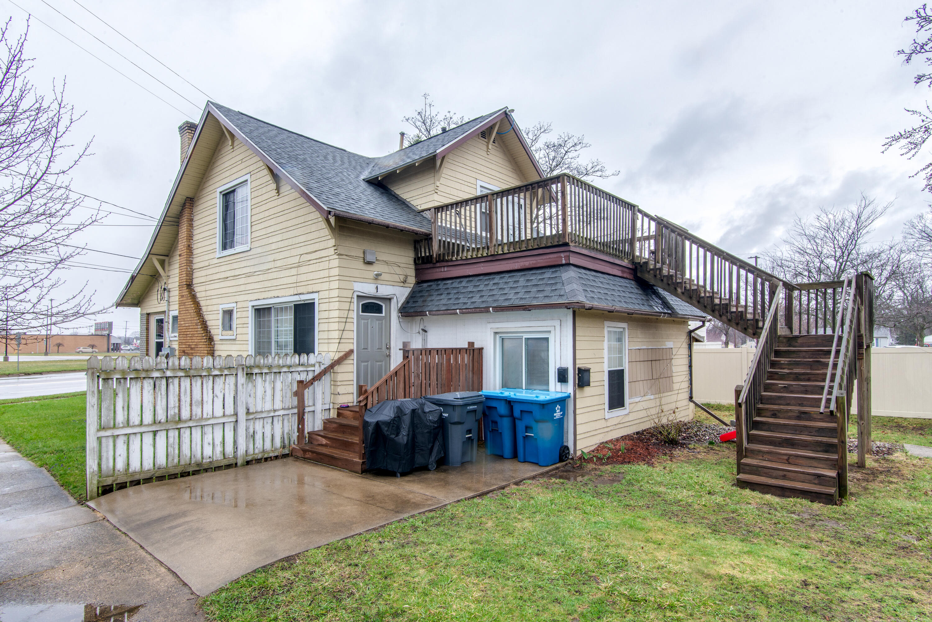 3231 Portage