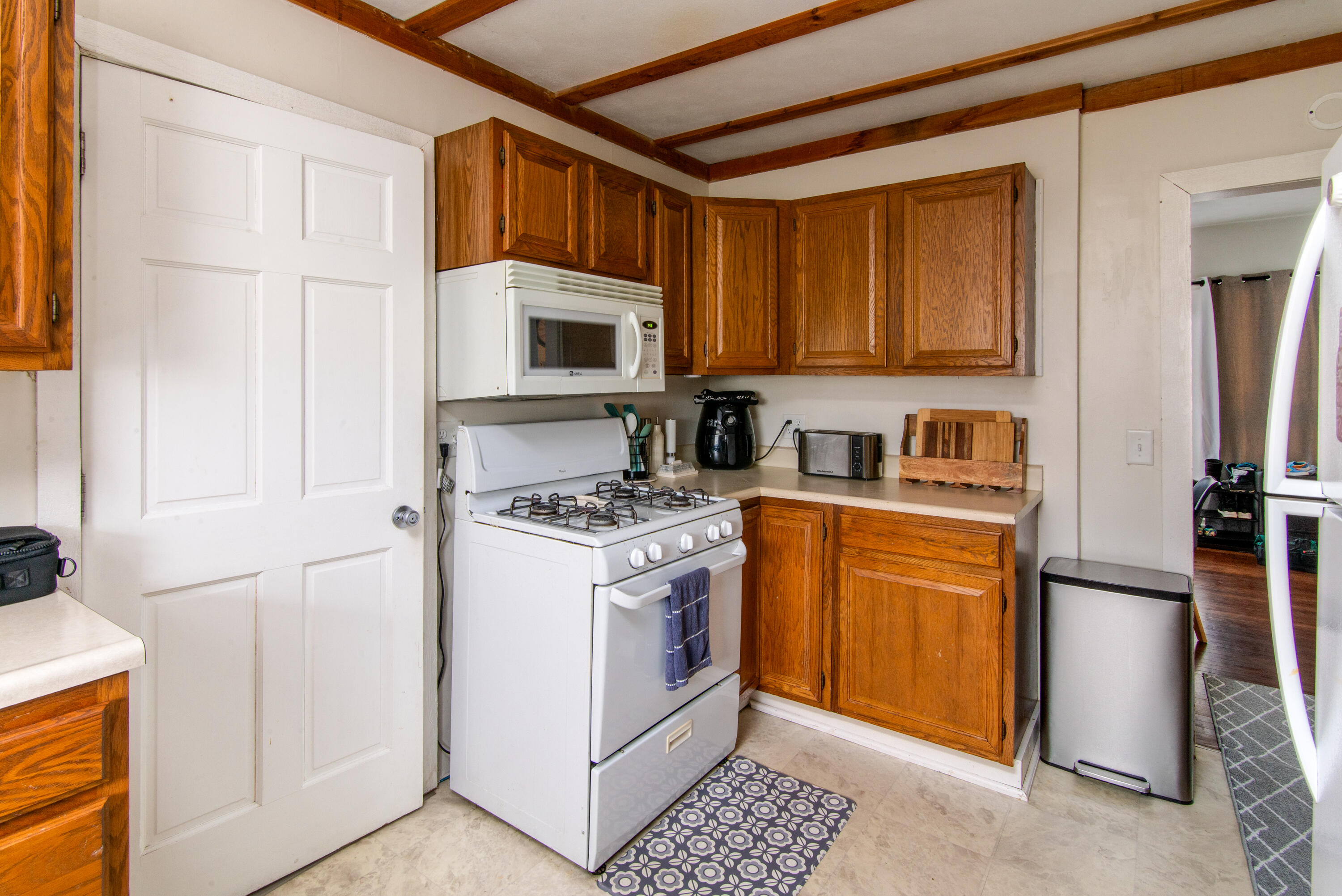 3231 Portage