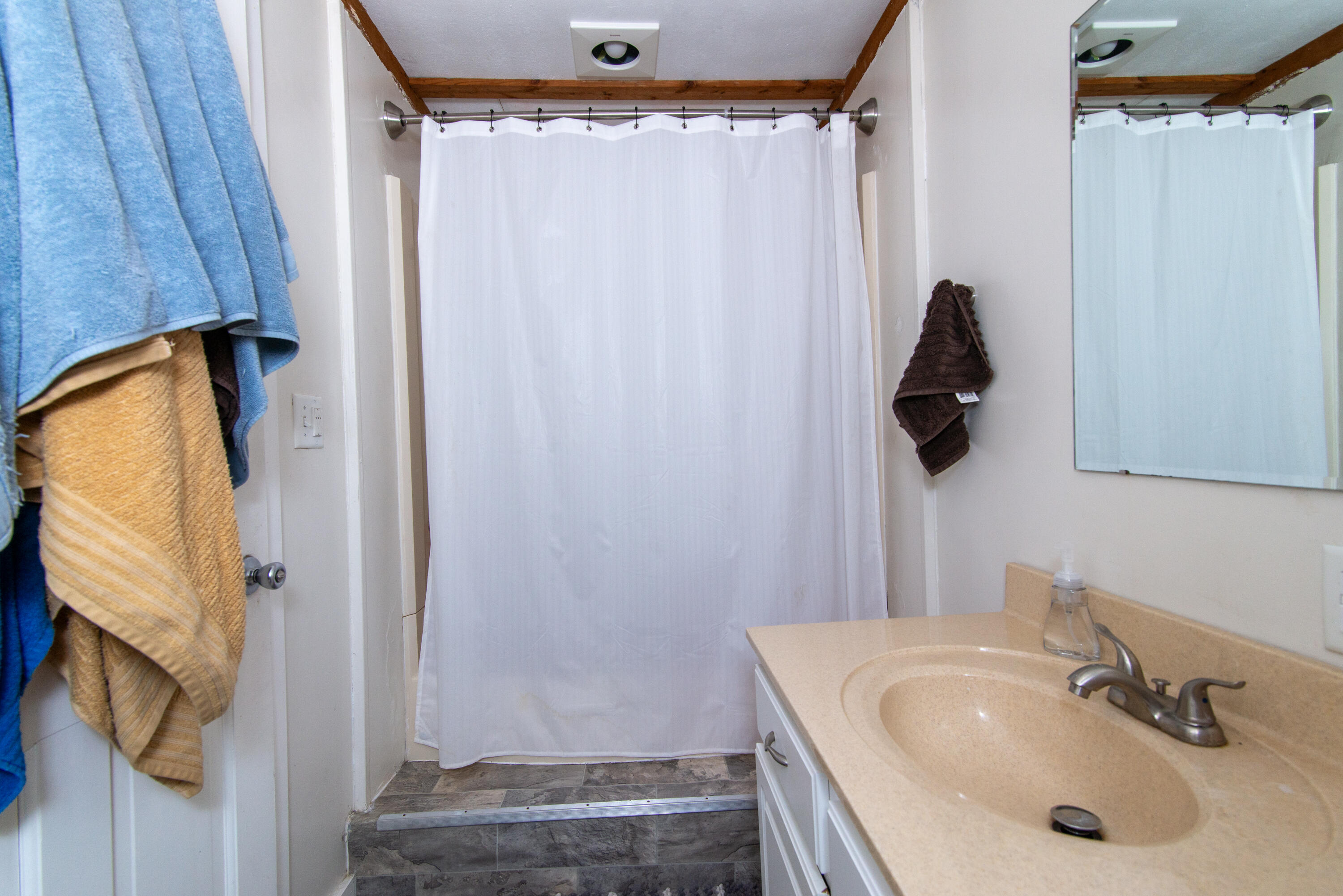 3231 Portage