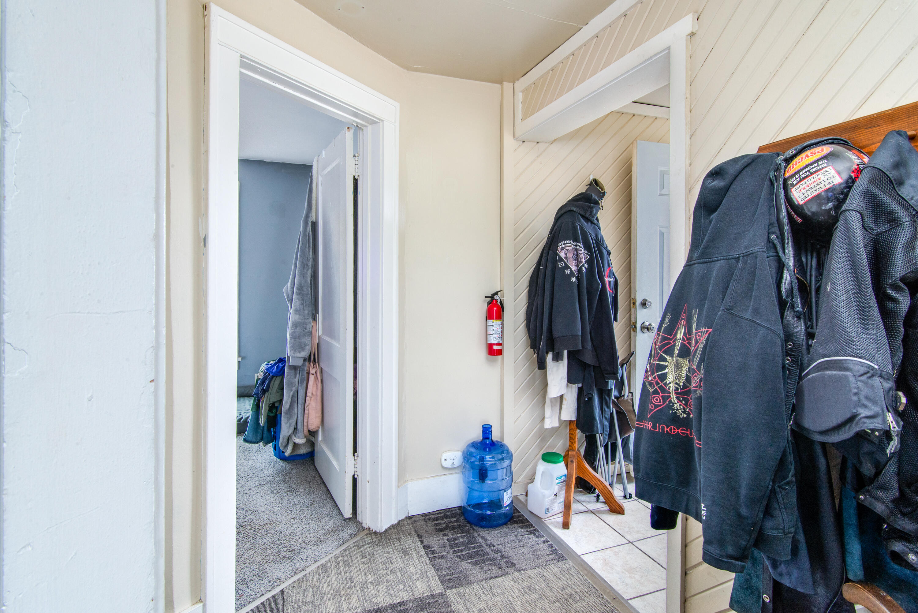 3231 Portage