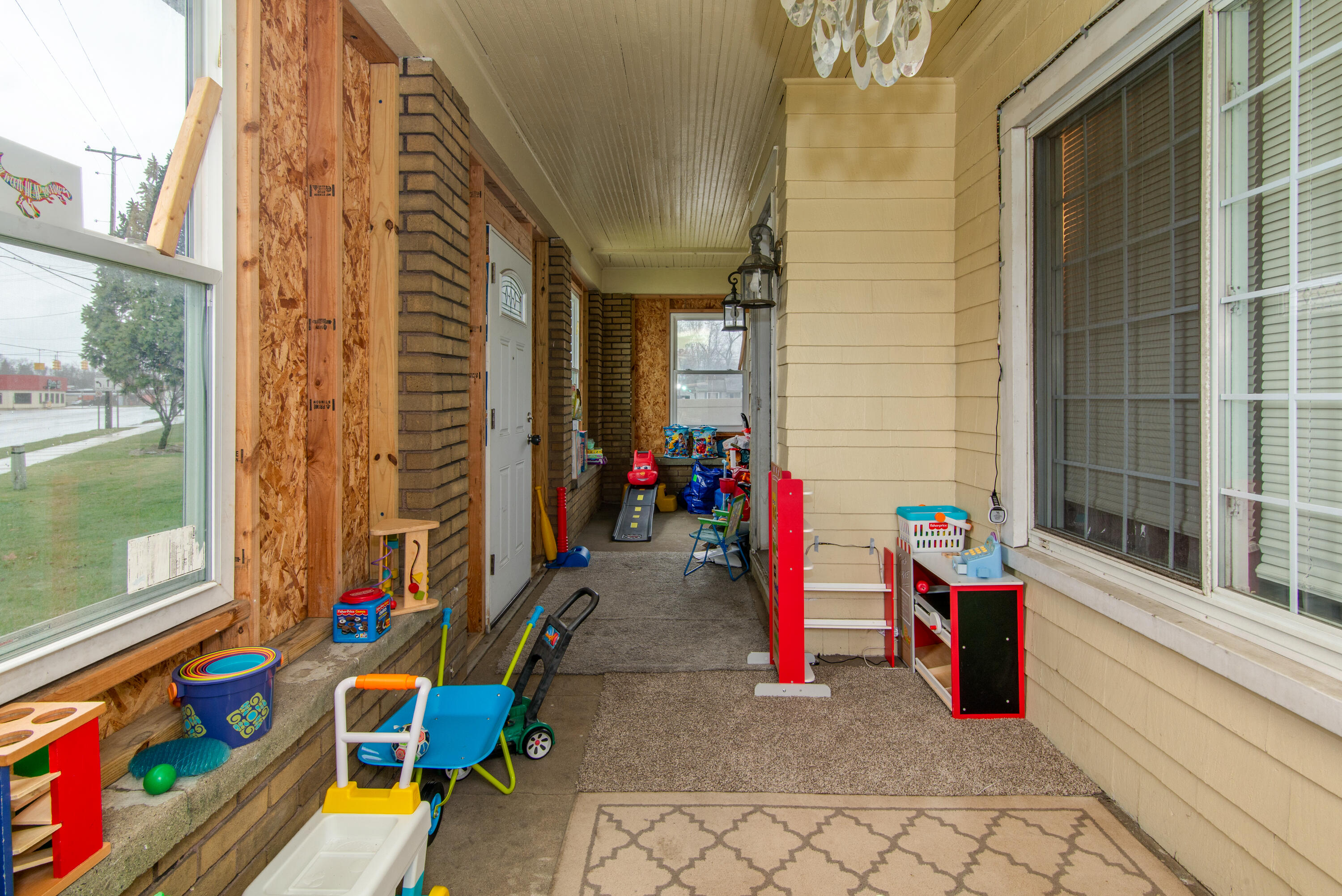 3231 Portage