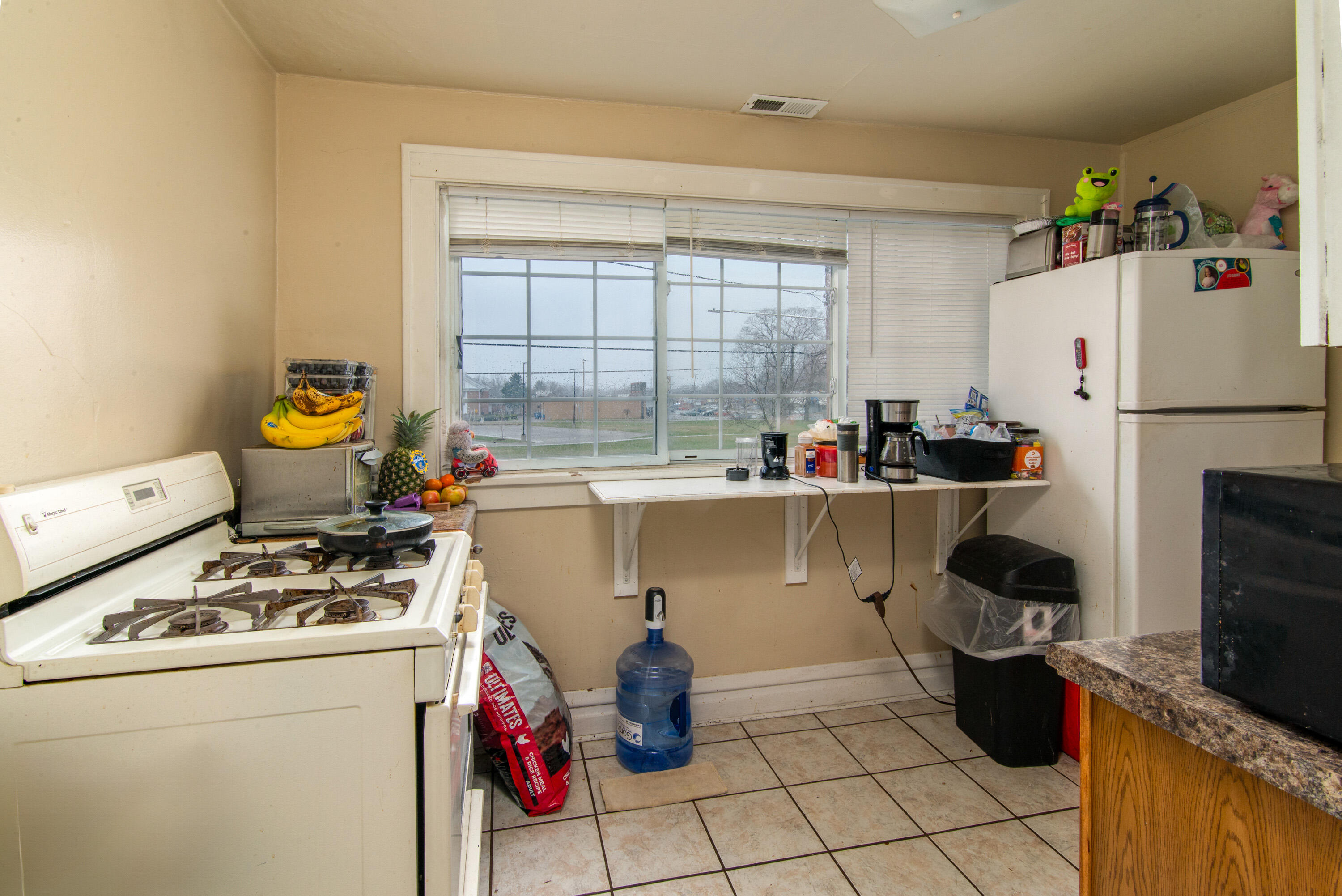 3231 Portage