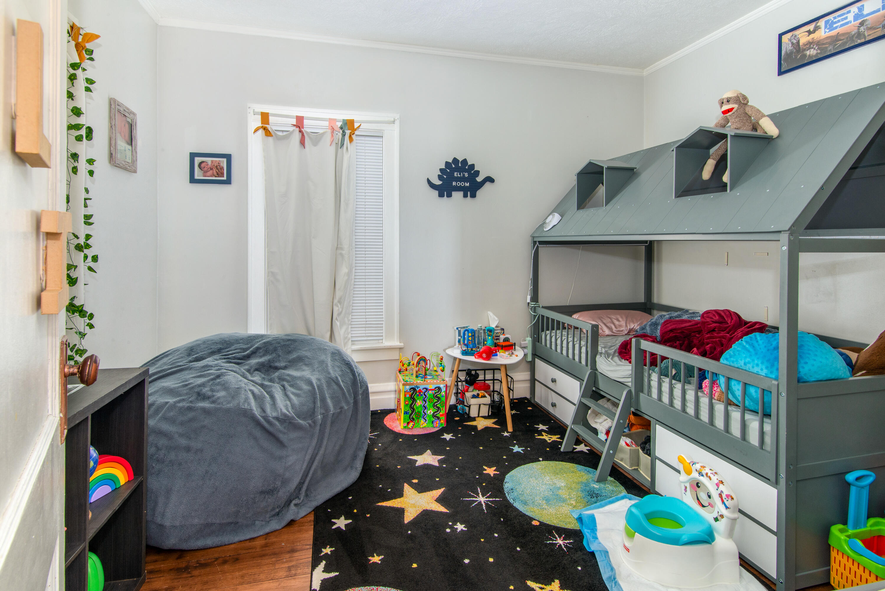 3231 Portage