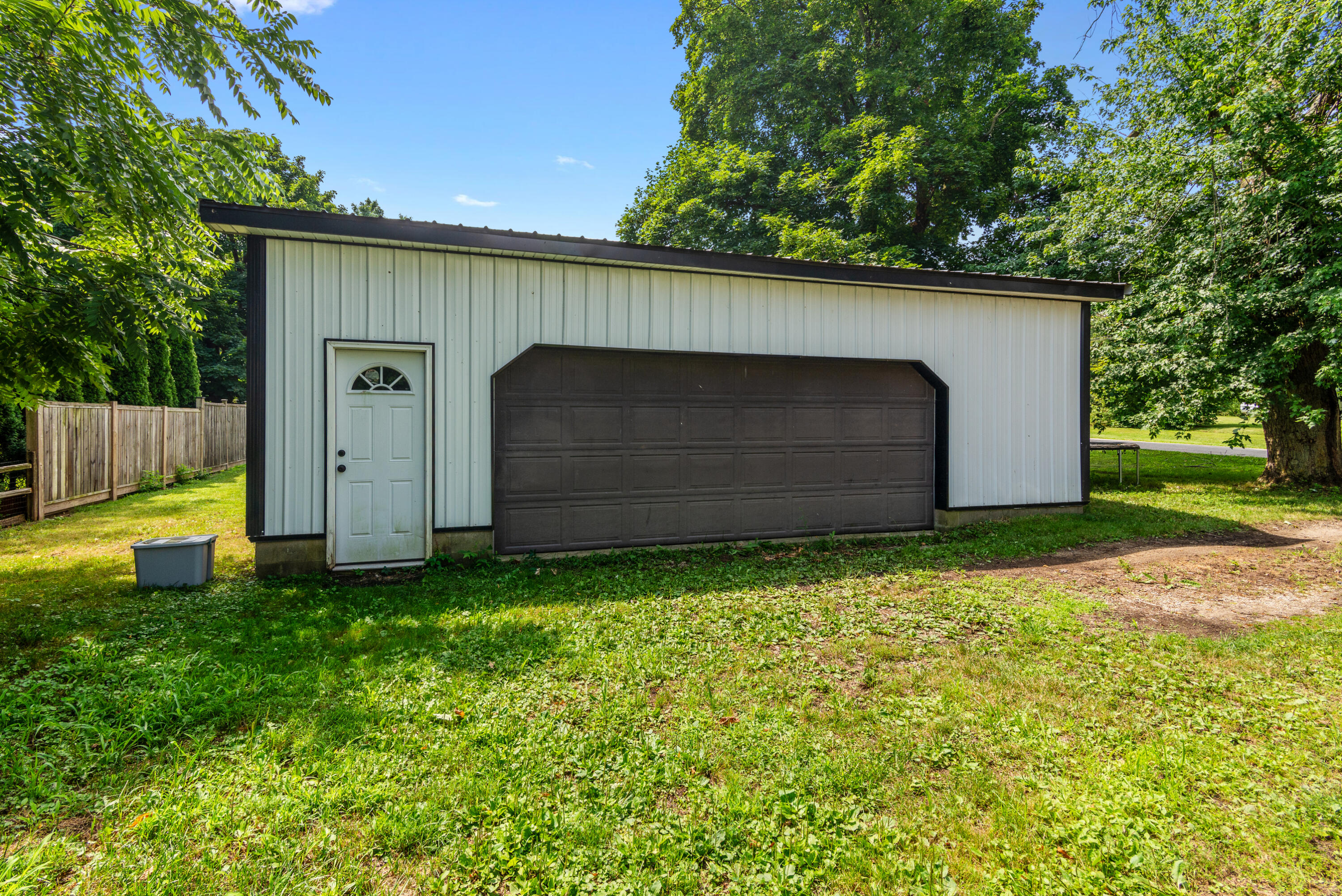 129 W Silver Street