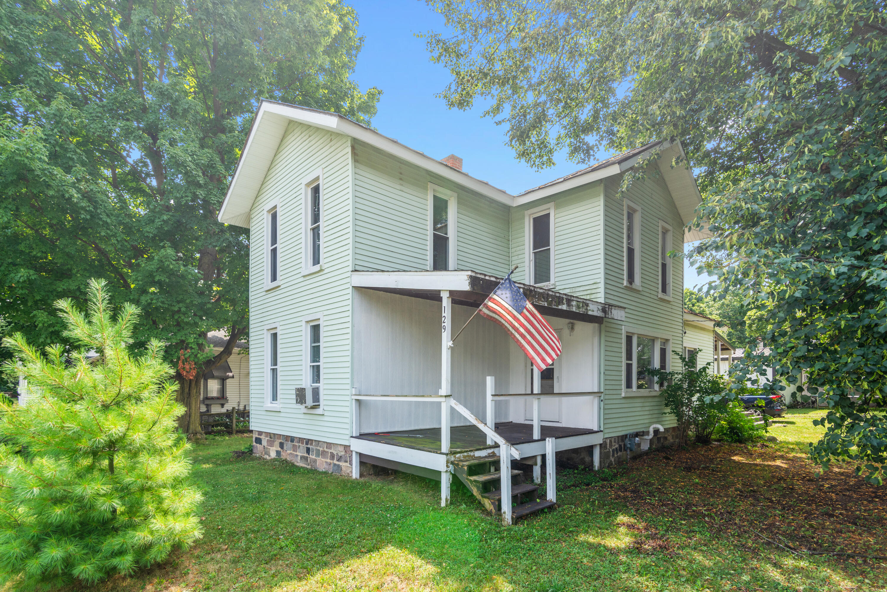 129 W Silver Street