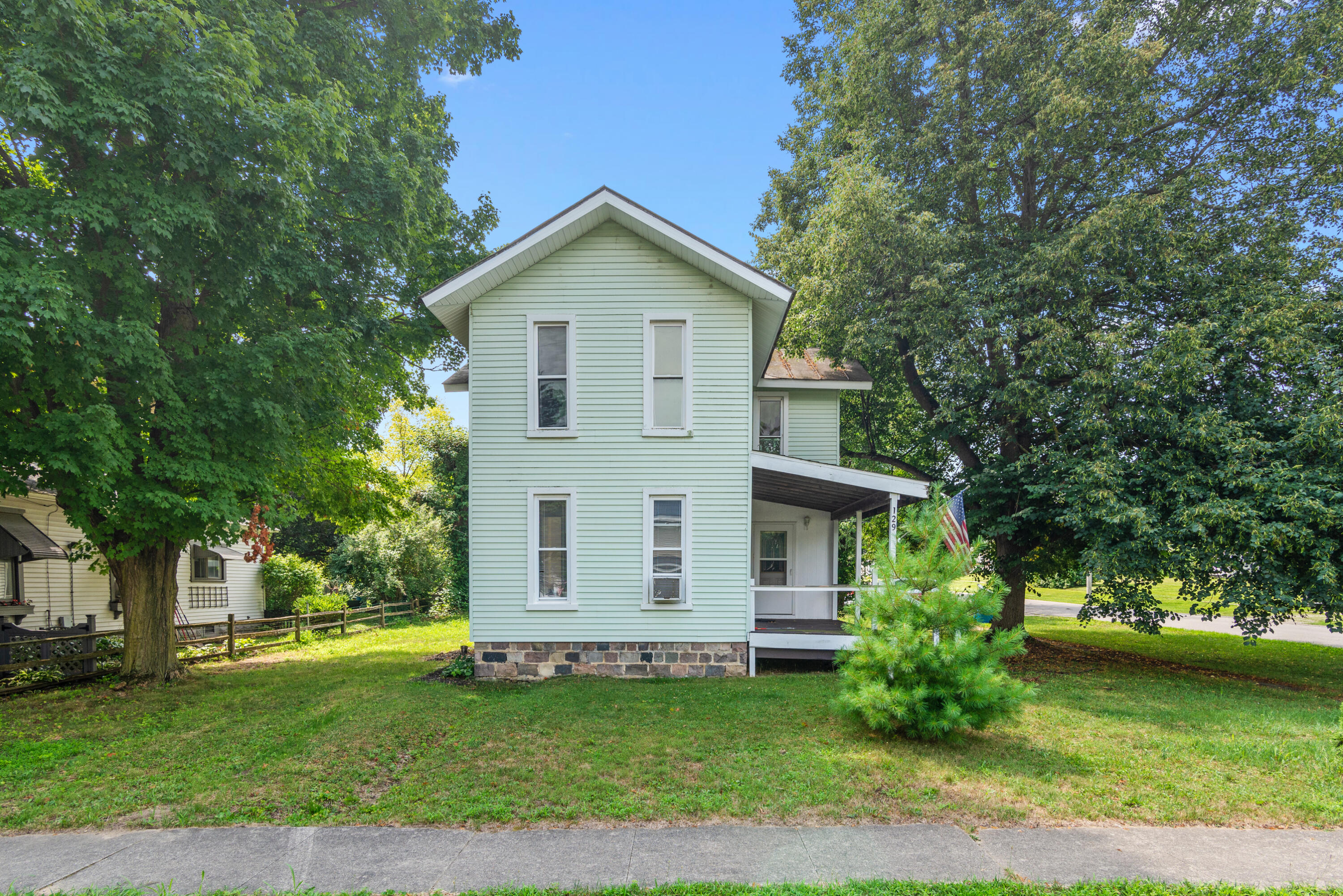 129 W Silver Street